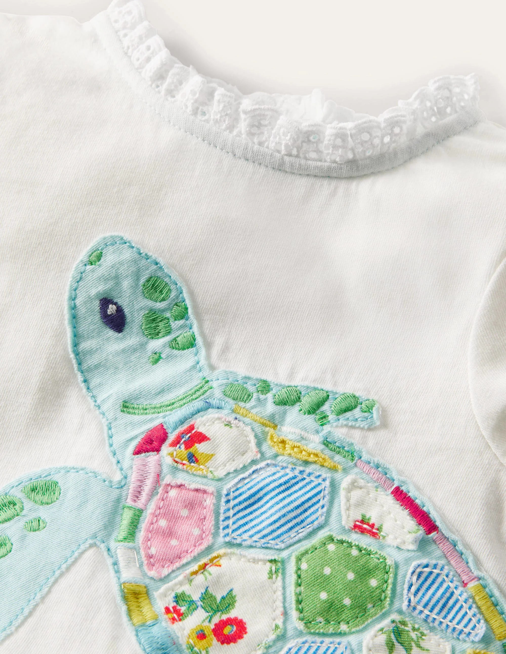 Frill Collar Applique T-shirt-Ivory Turtle - Image 3