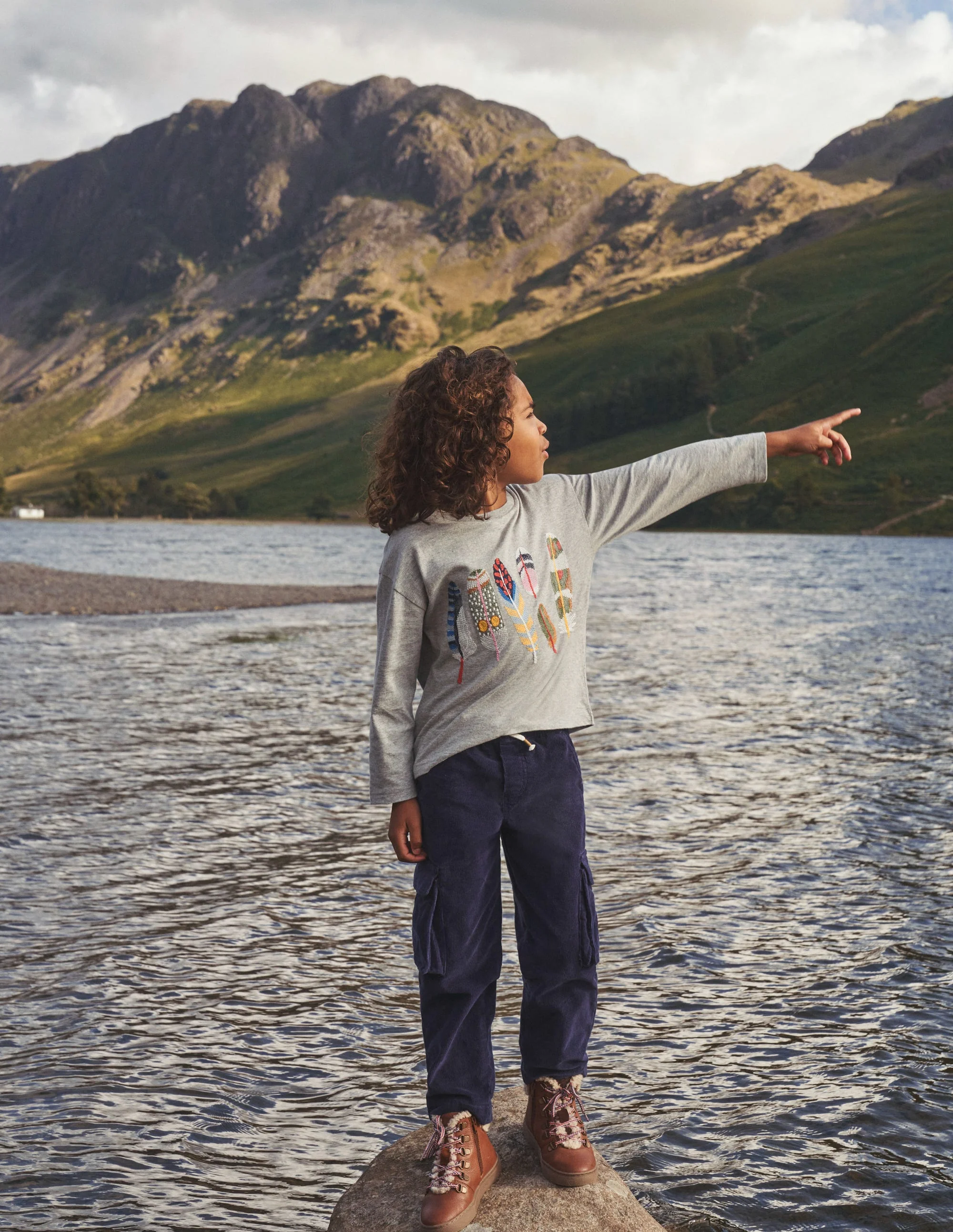 Feather Superstitch T-shirt-Grey Marl - Image 4