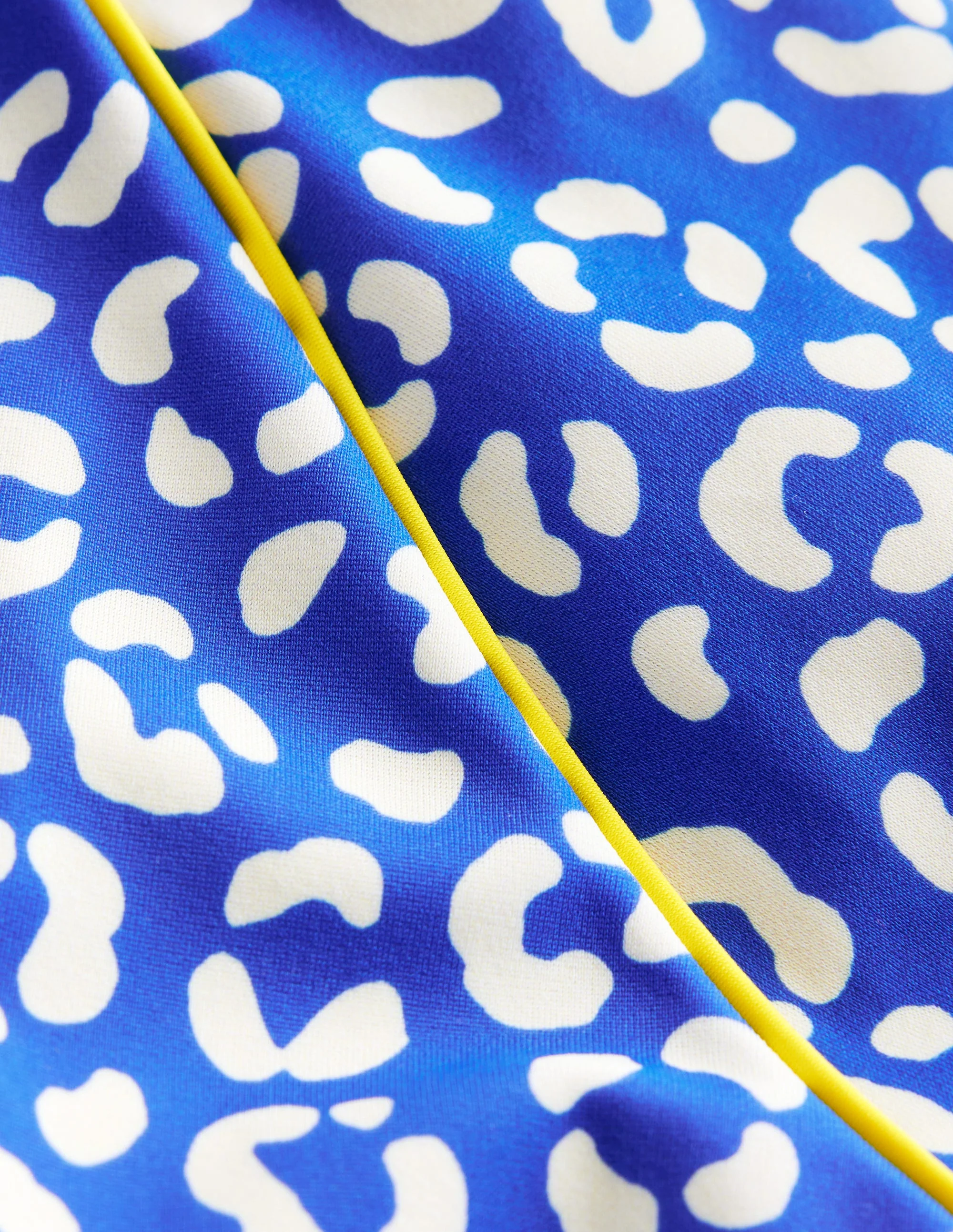 Patterned Rash Guard-Blue Leopard - Image 3