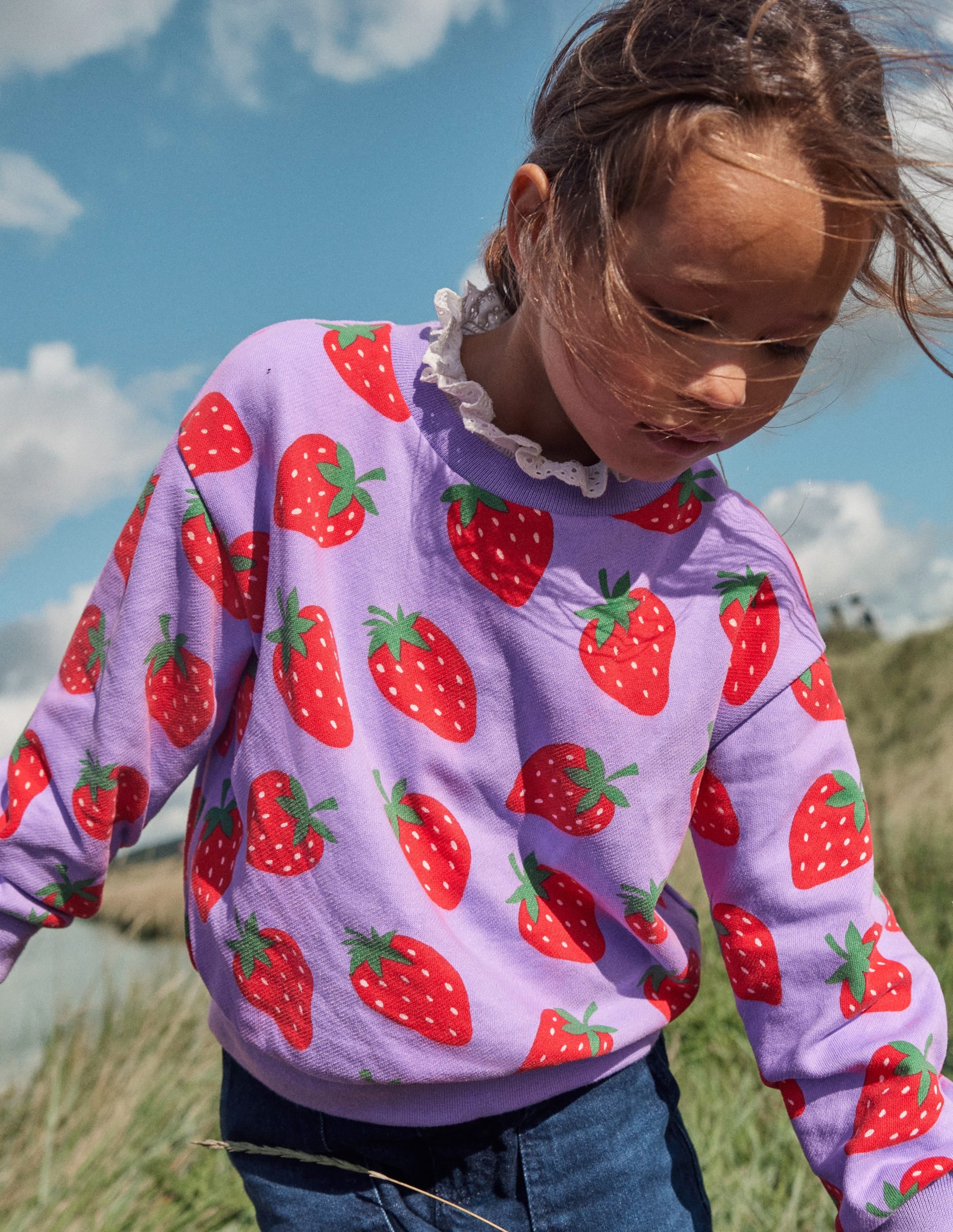 Printed Relaxed sweatshirt-Parma Violet Strawberries - Image 4
