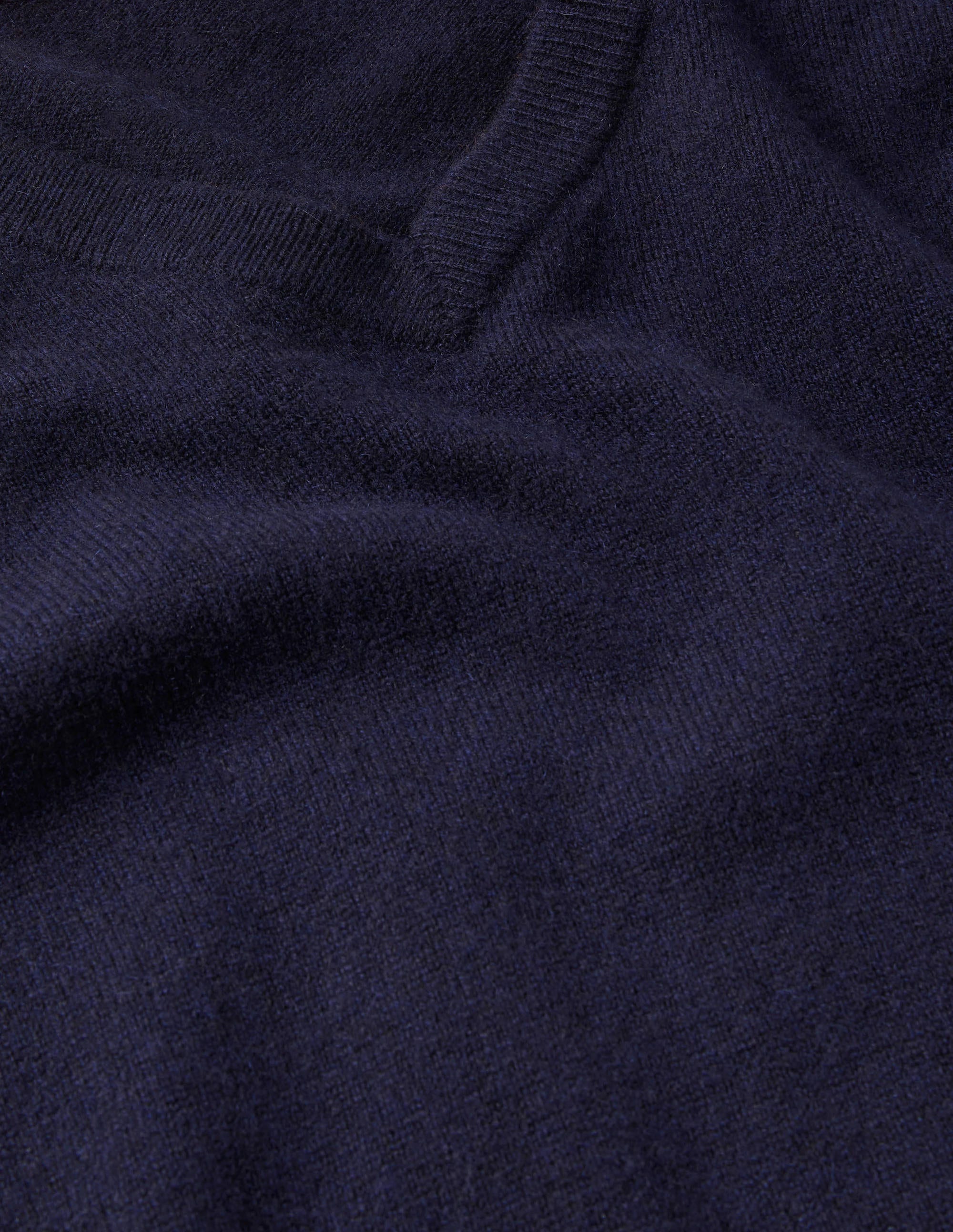 Cashmere V-neck-Navy - Image 6