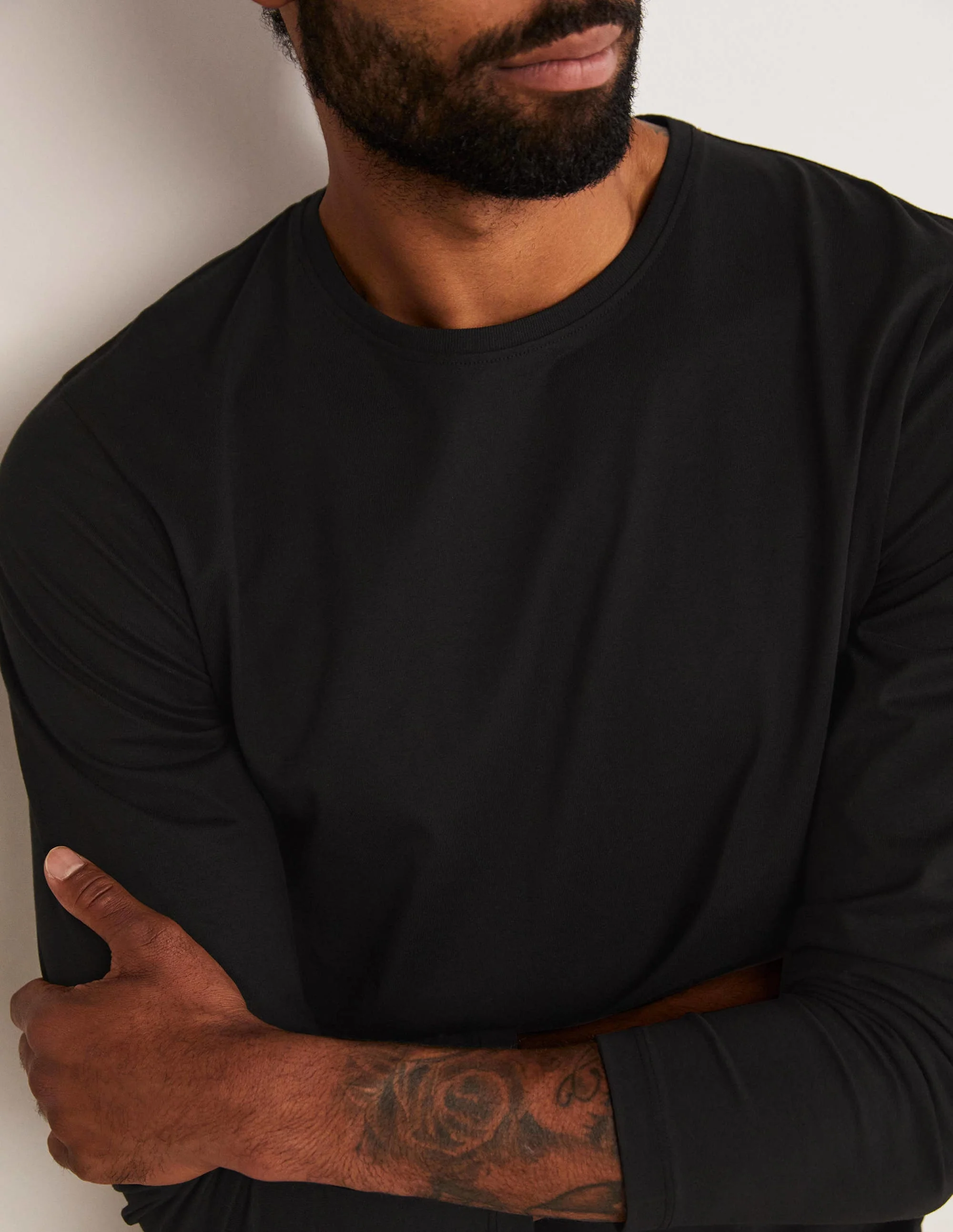 Classic Long-Sleeved T-shirt-Black - Image 2