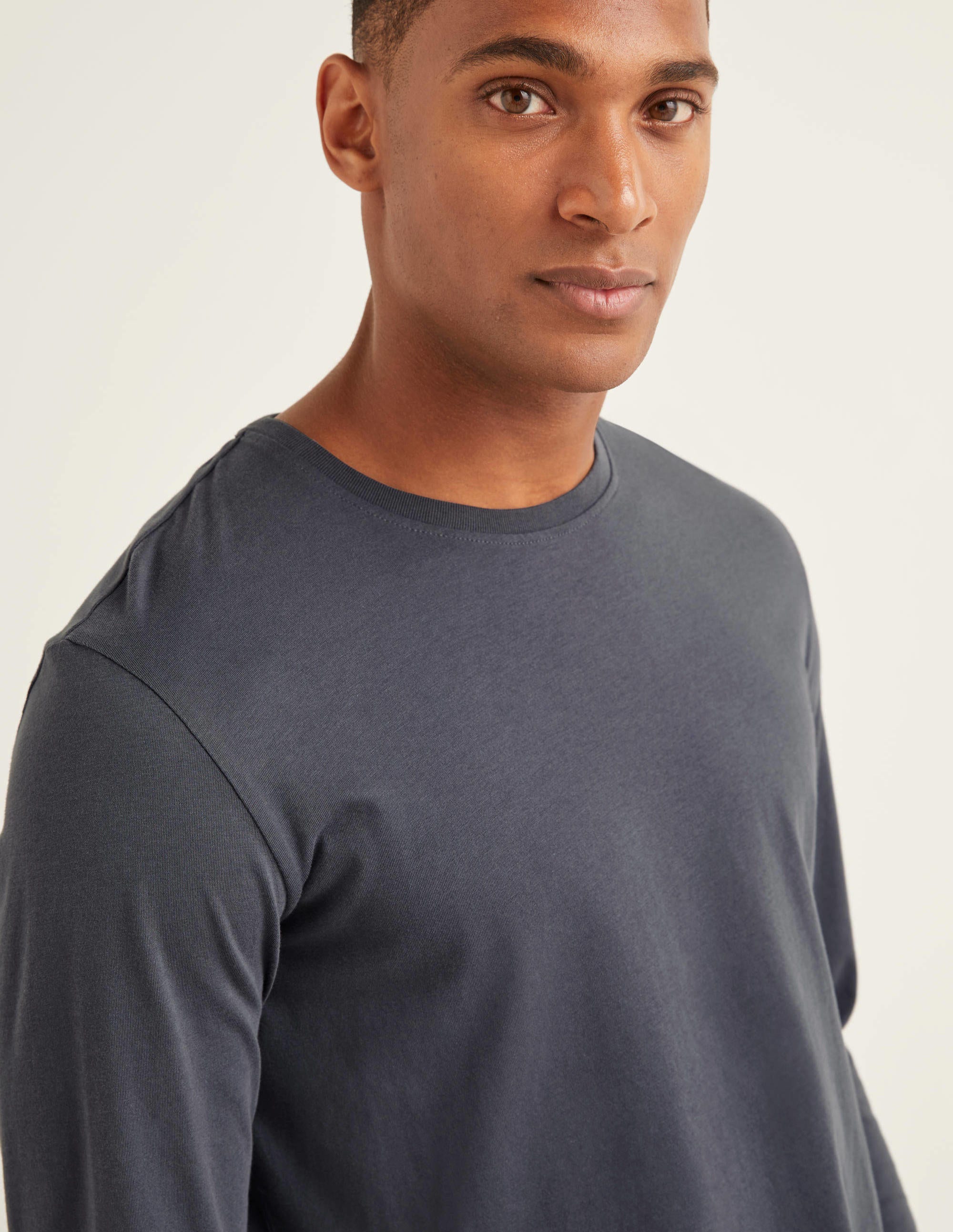 Classic Long-Sleeved T-shirt-London Grey - Image 5