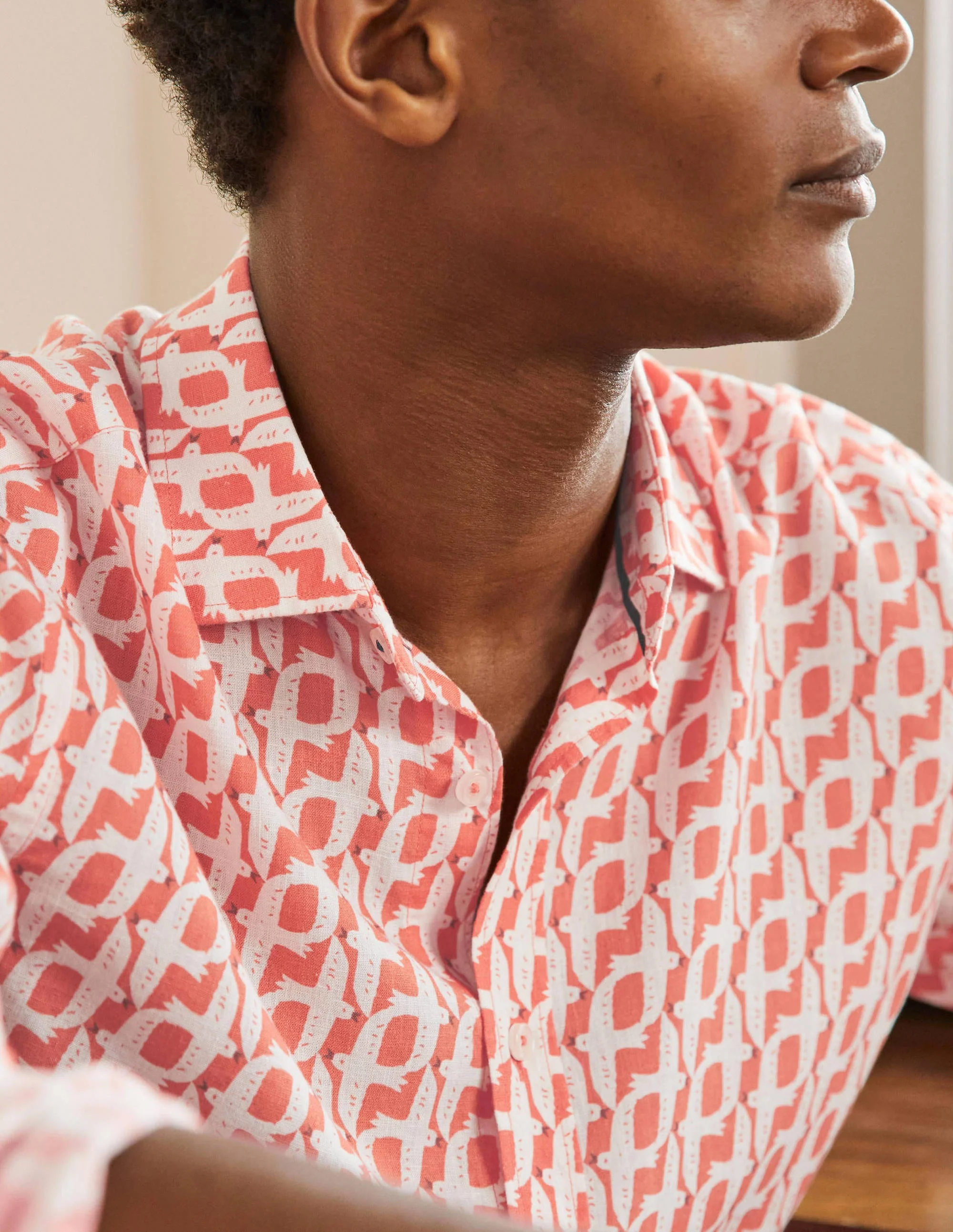 Cutaway Collar Linen Shirt-Dusky Red Seagulls - Image 2