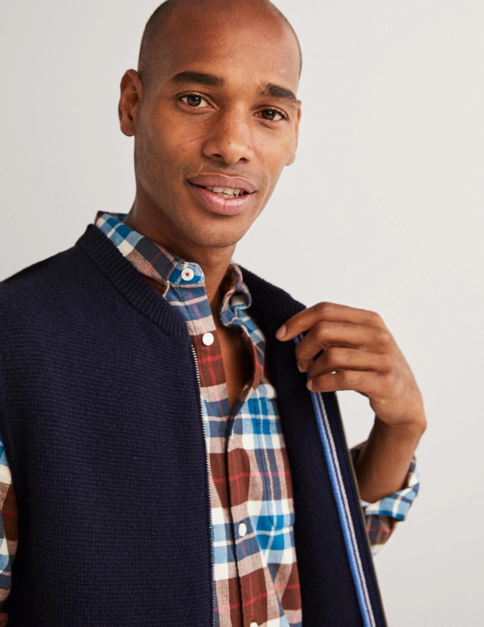 Knitted Vest-Navy - Image 2