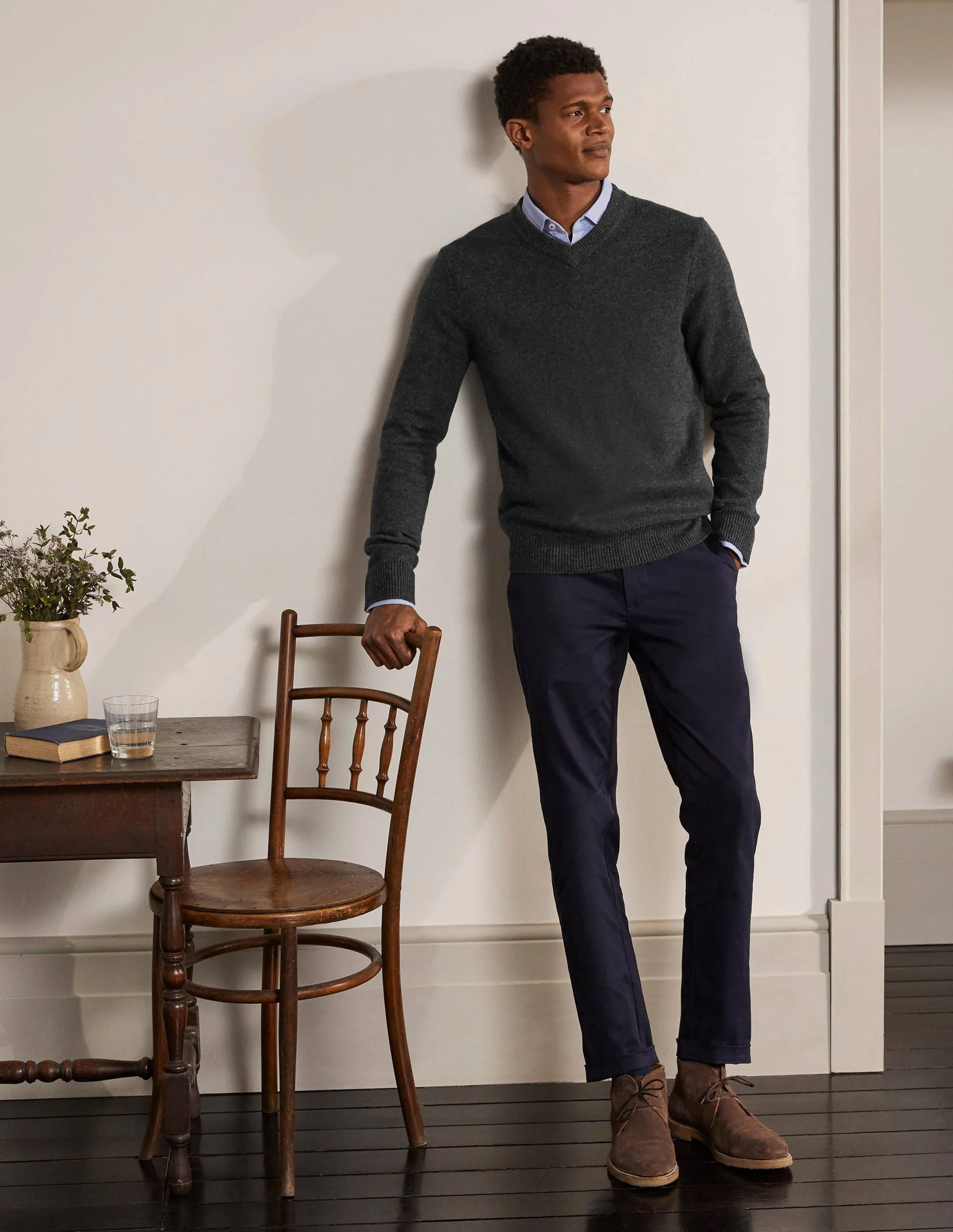 Lambswool V-neck-Charcoal - Image 2