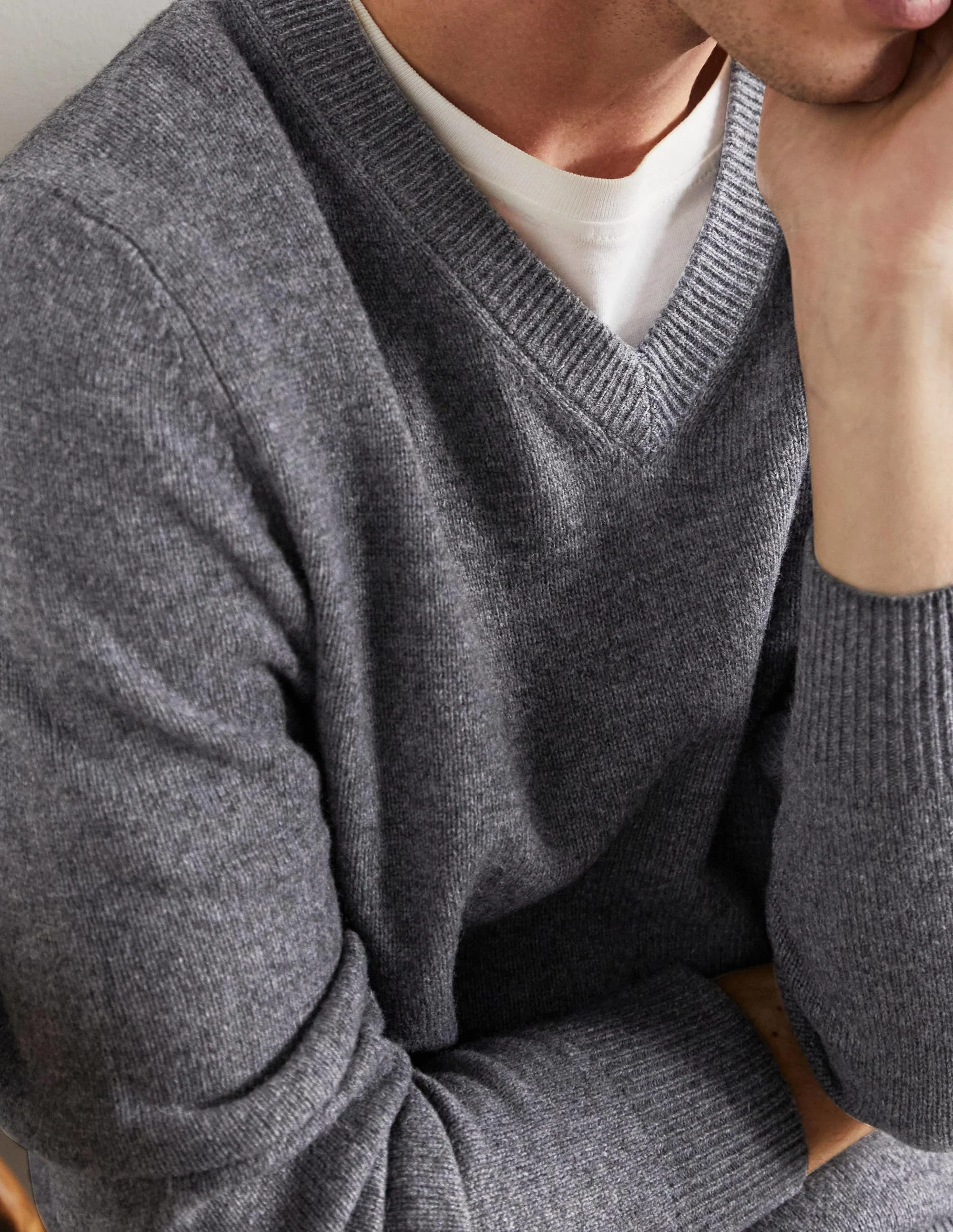 Lambswool V-Neck-Charcoal - Image 2