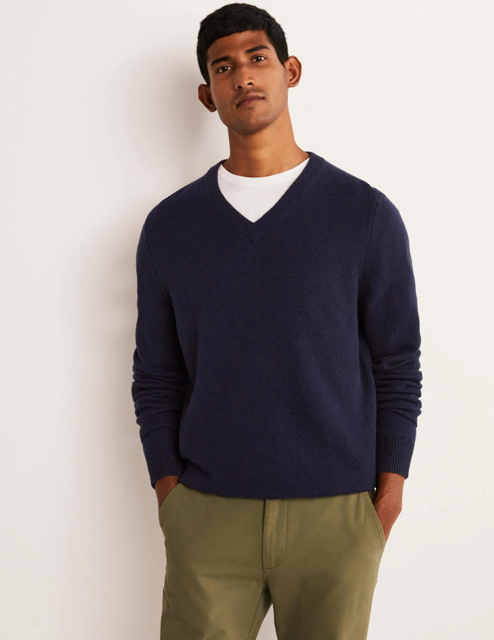Lambswool V-Neck-Space Navy