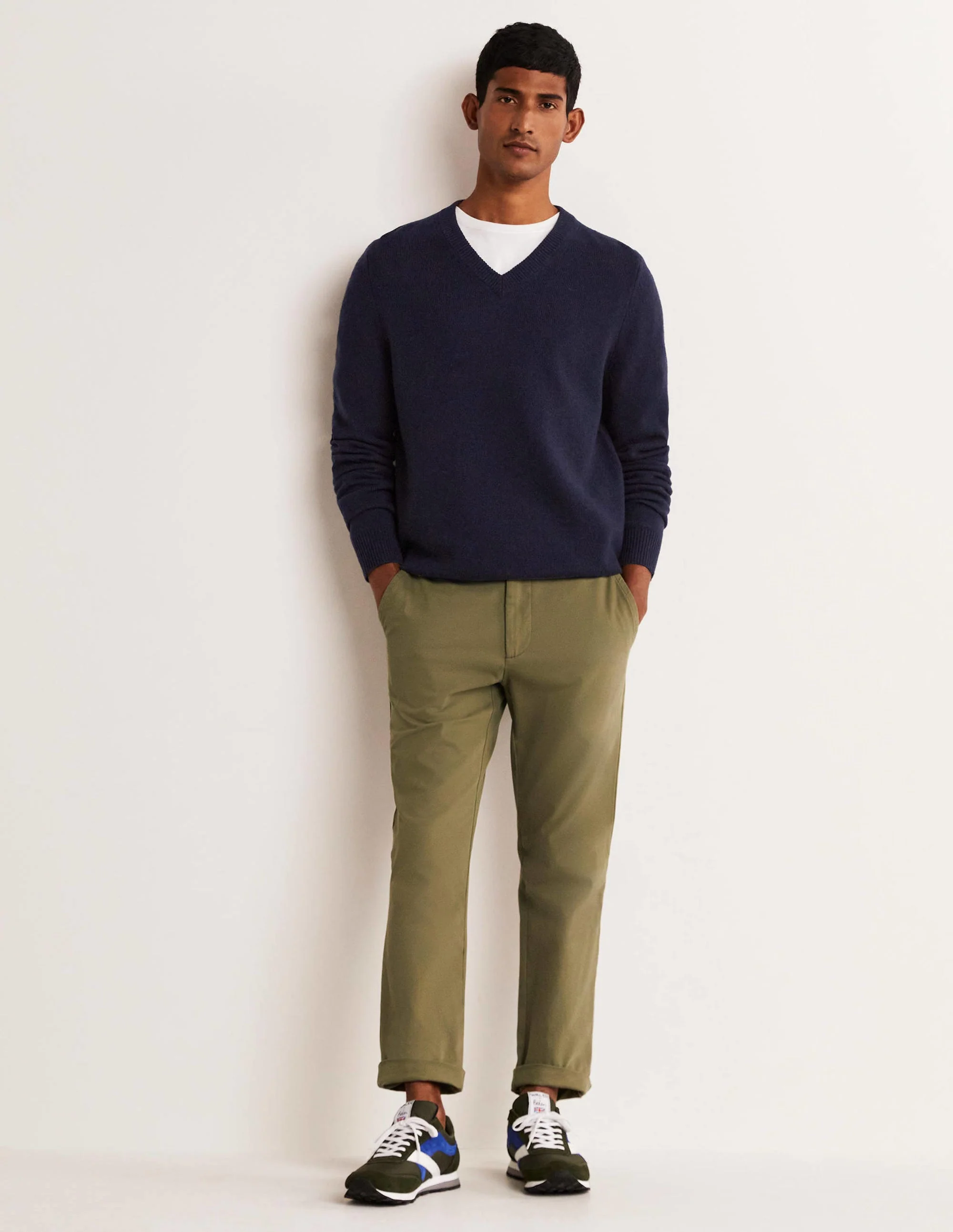 Lambswool V-Neck-Space Navy - Image 5