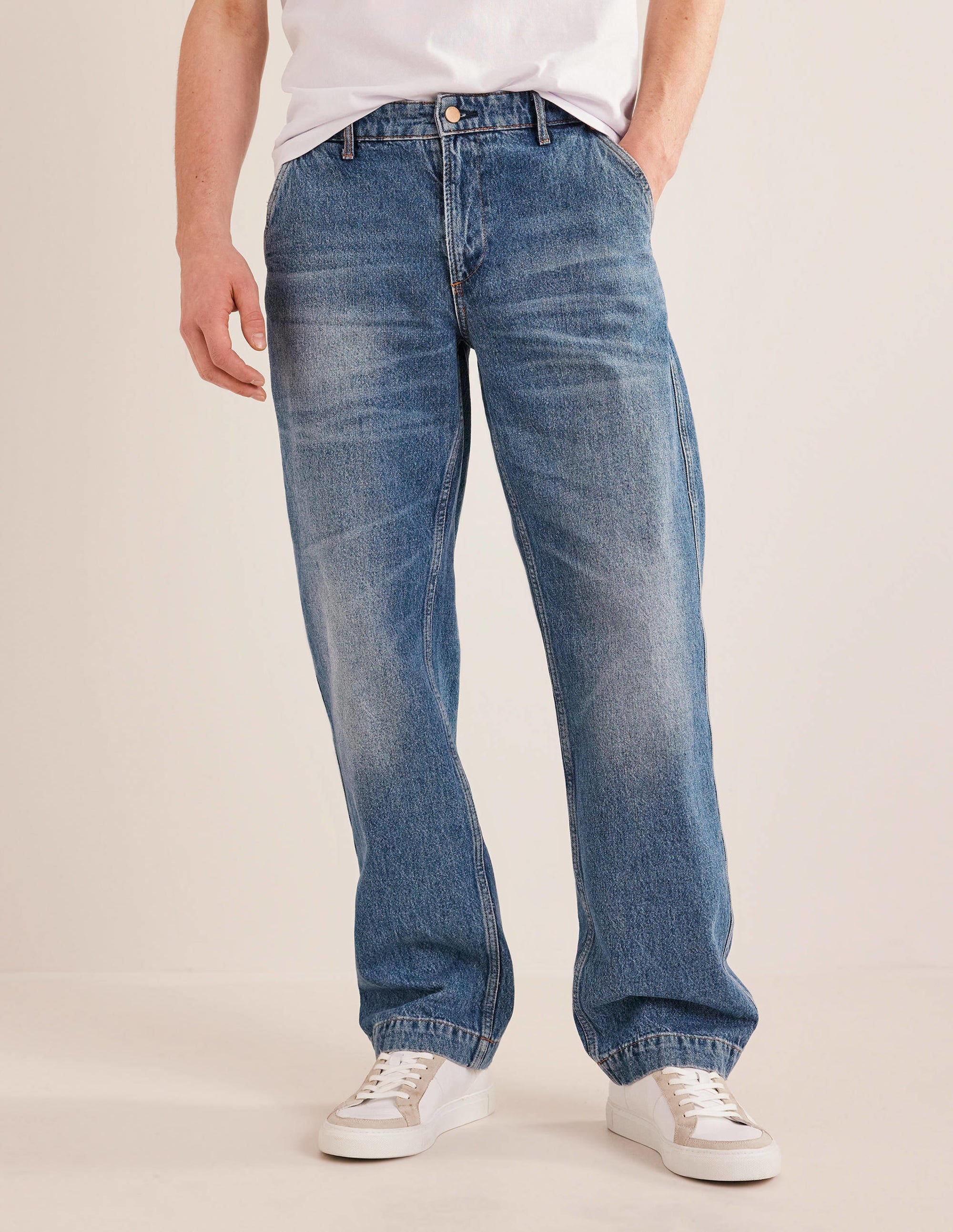 Relaxed Fit Jean-Mid Wash Trend - Image 4