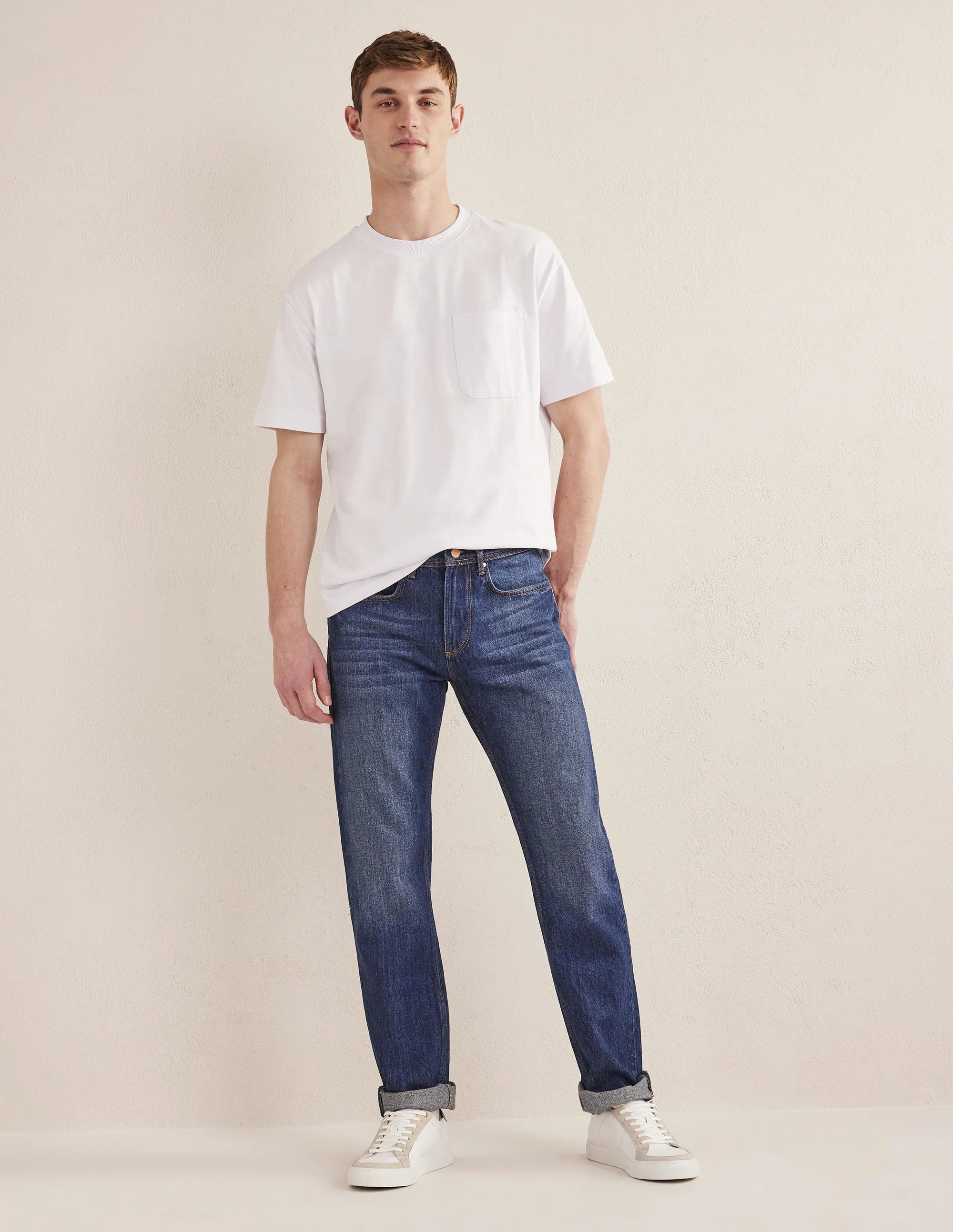 Straight Fit Jean-Mid Wash