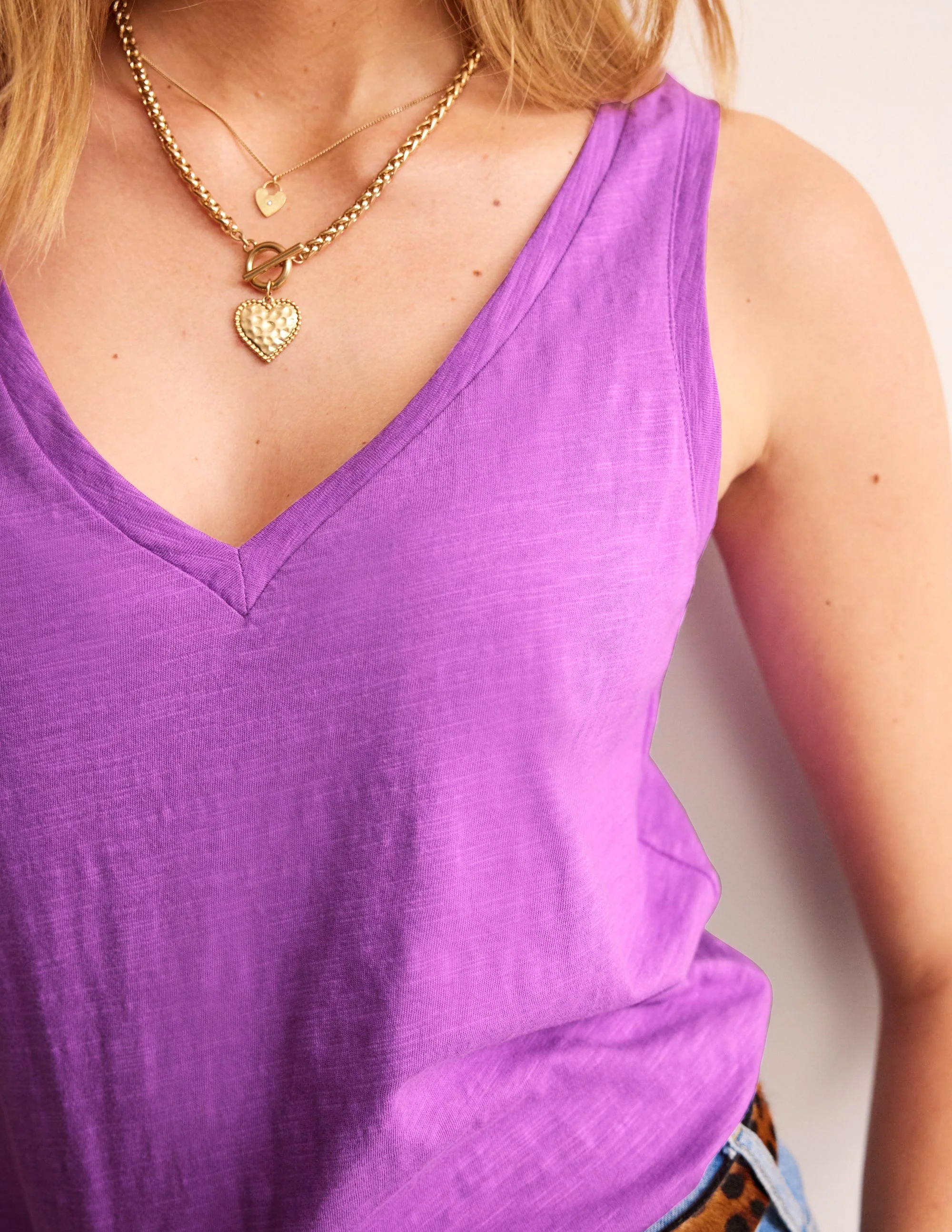 Regular V-Neck Slub Vest-Iris Orchid - Image 2