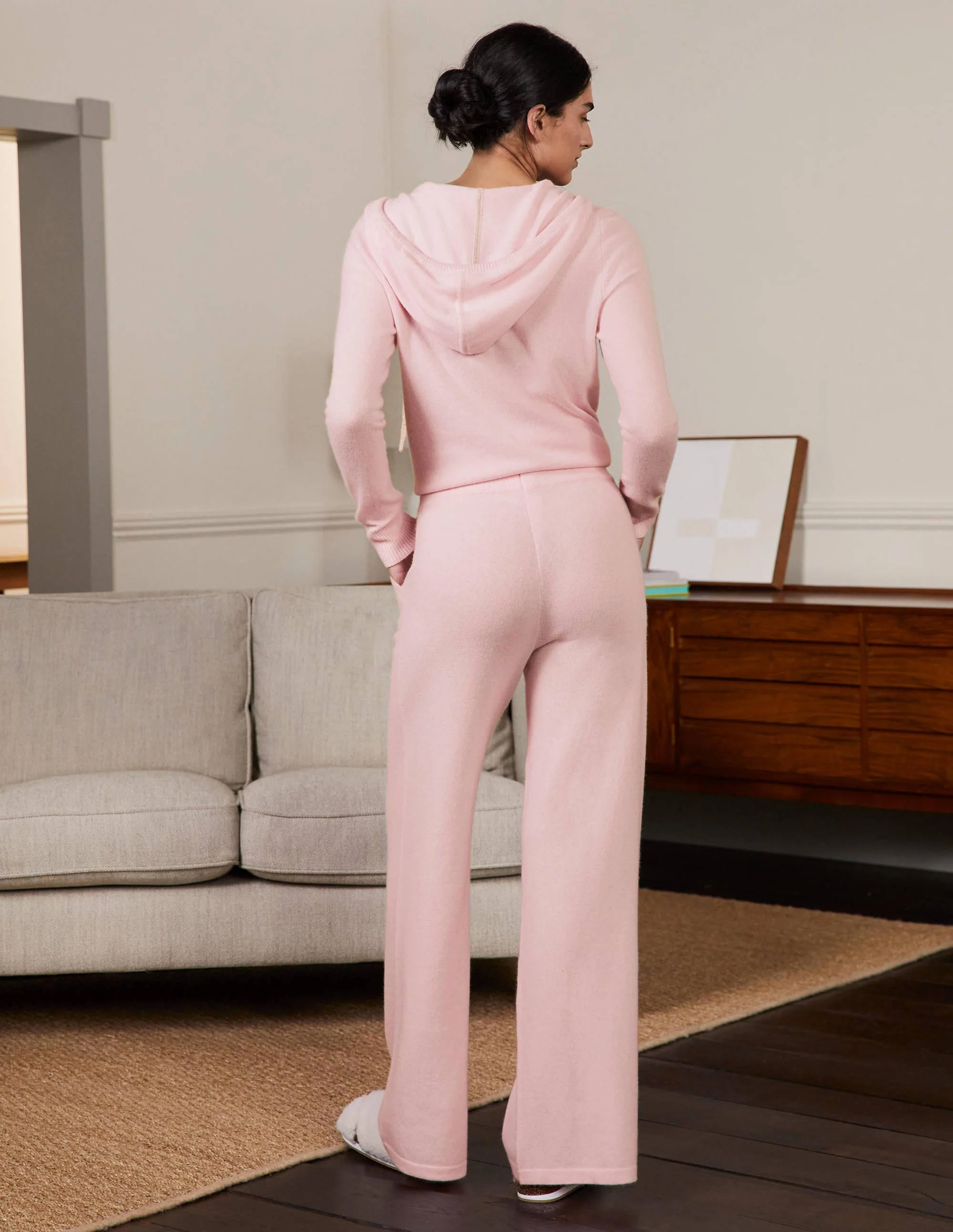 Cashmere Knit Lounge Joggers-Milkshake - Image 3