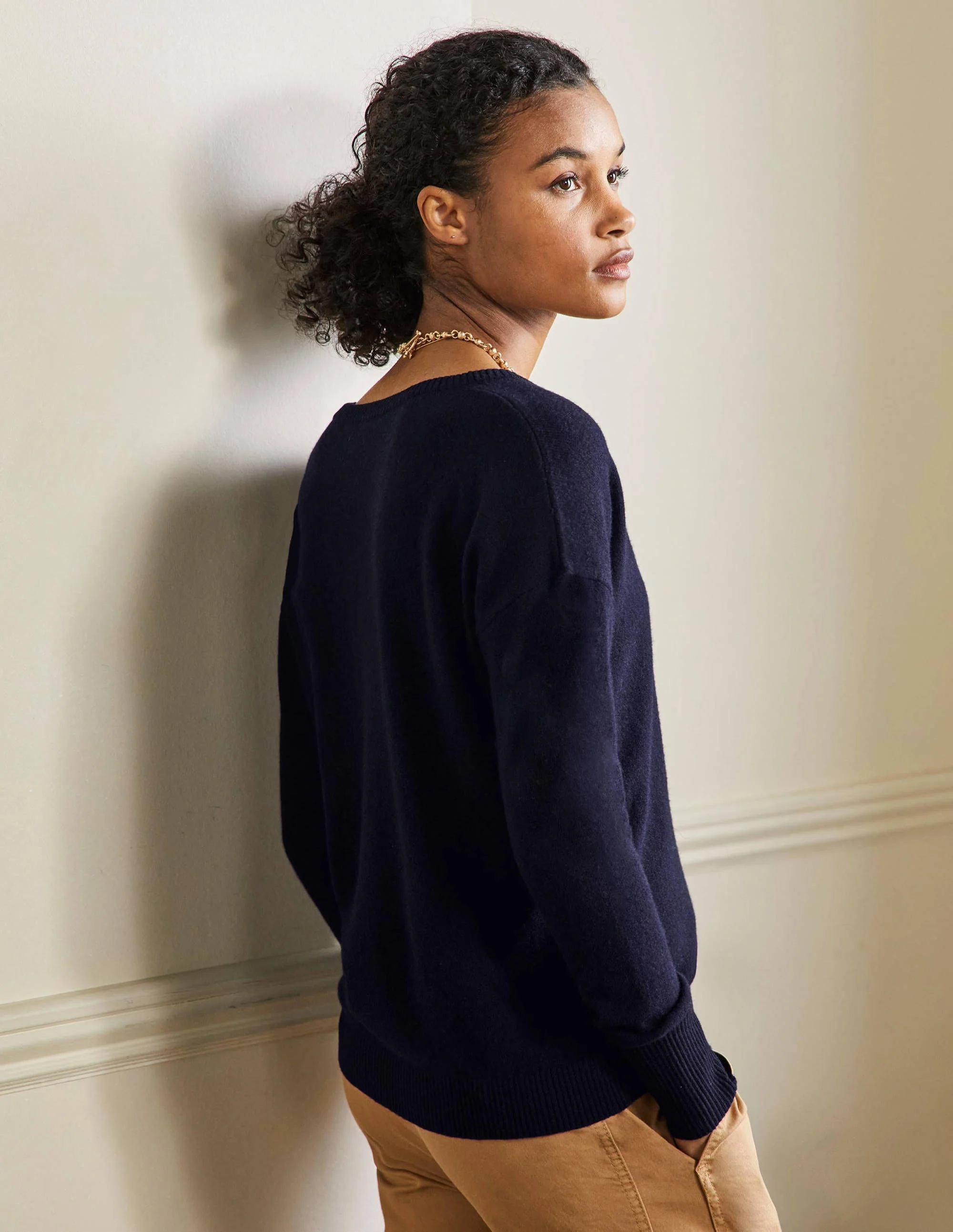 Cashmere V-neck Relax Jumper-Navy - Image 3