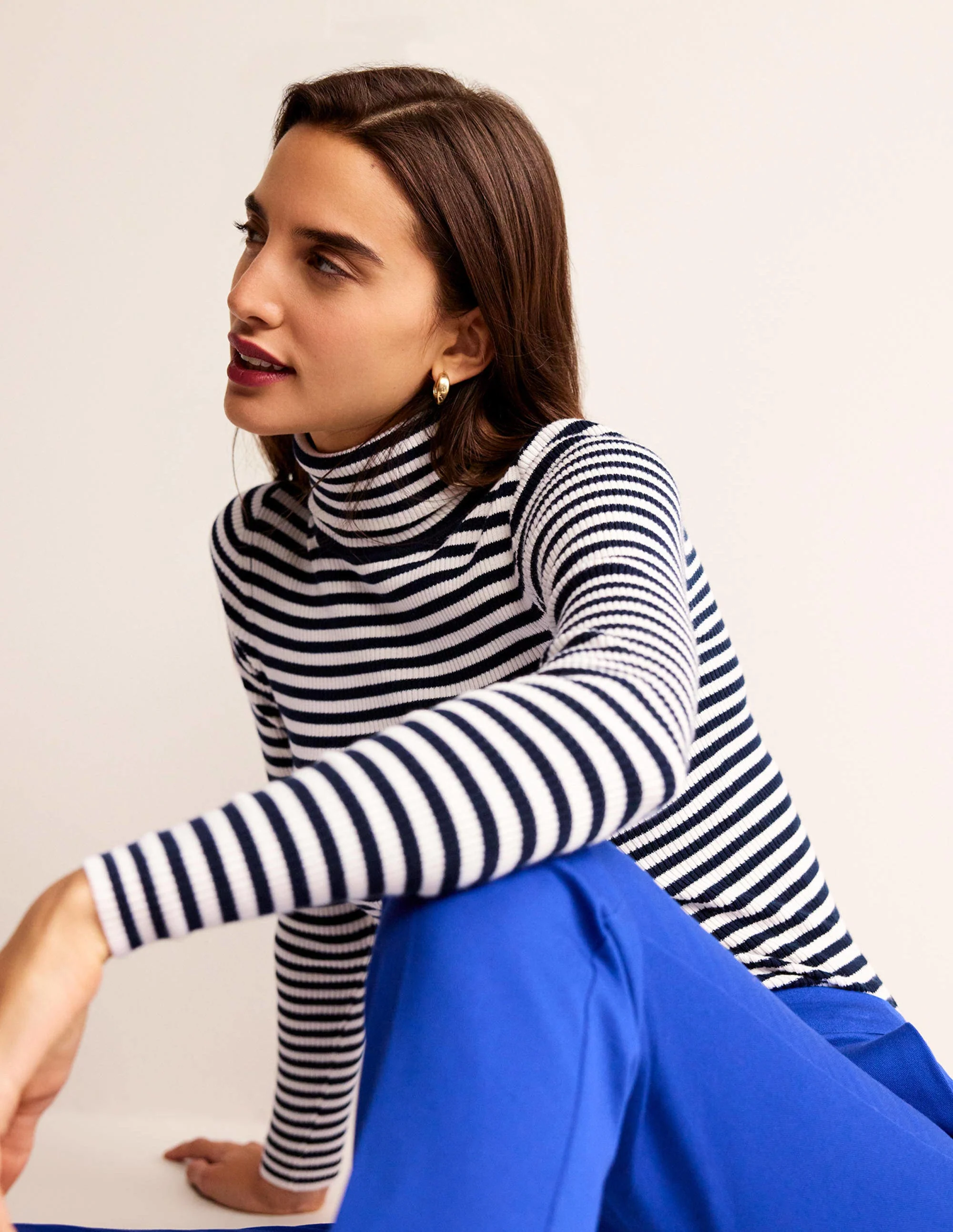 Catriona Roll Neck Sweater-Navy and Ivory - Image 4