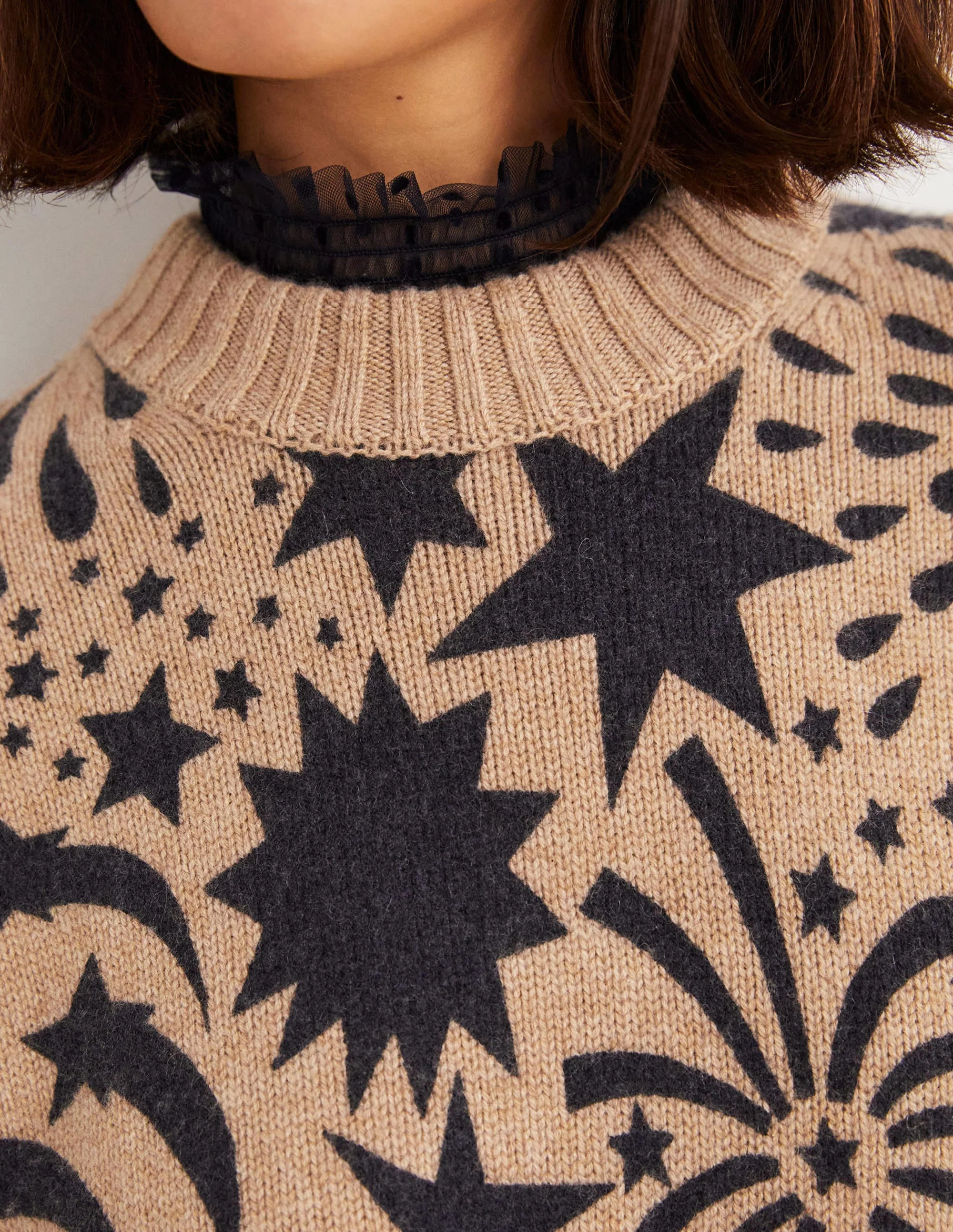 Chunky Cashmere Crew Neck Vest-Camel, Black Firework Bloom - Image 2