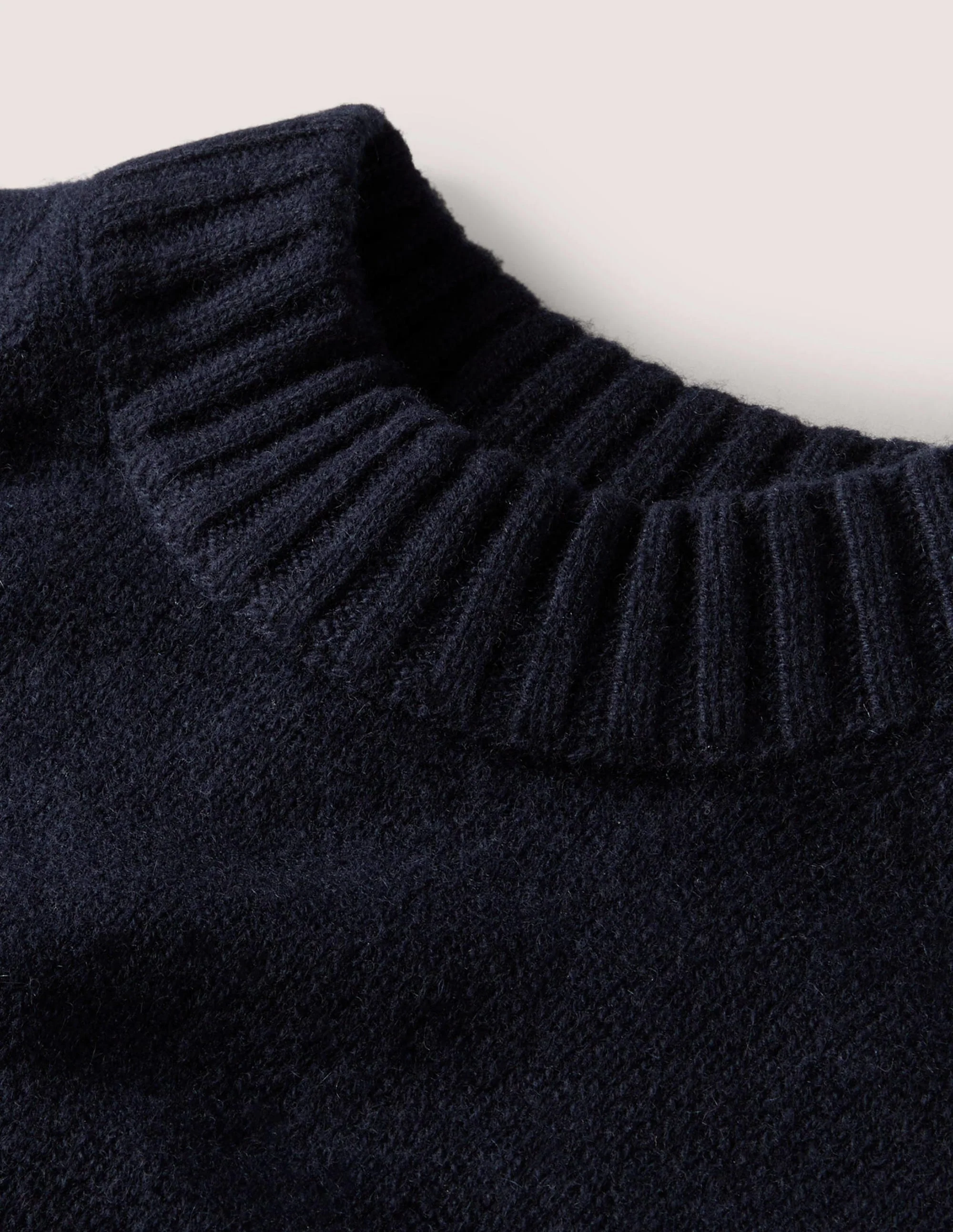 Chunky Cashmere Crew Neck Vest-Navy - Image 7