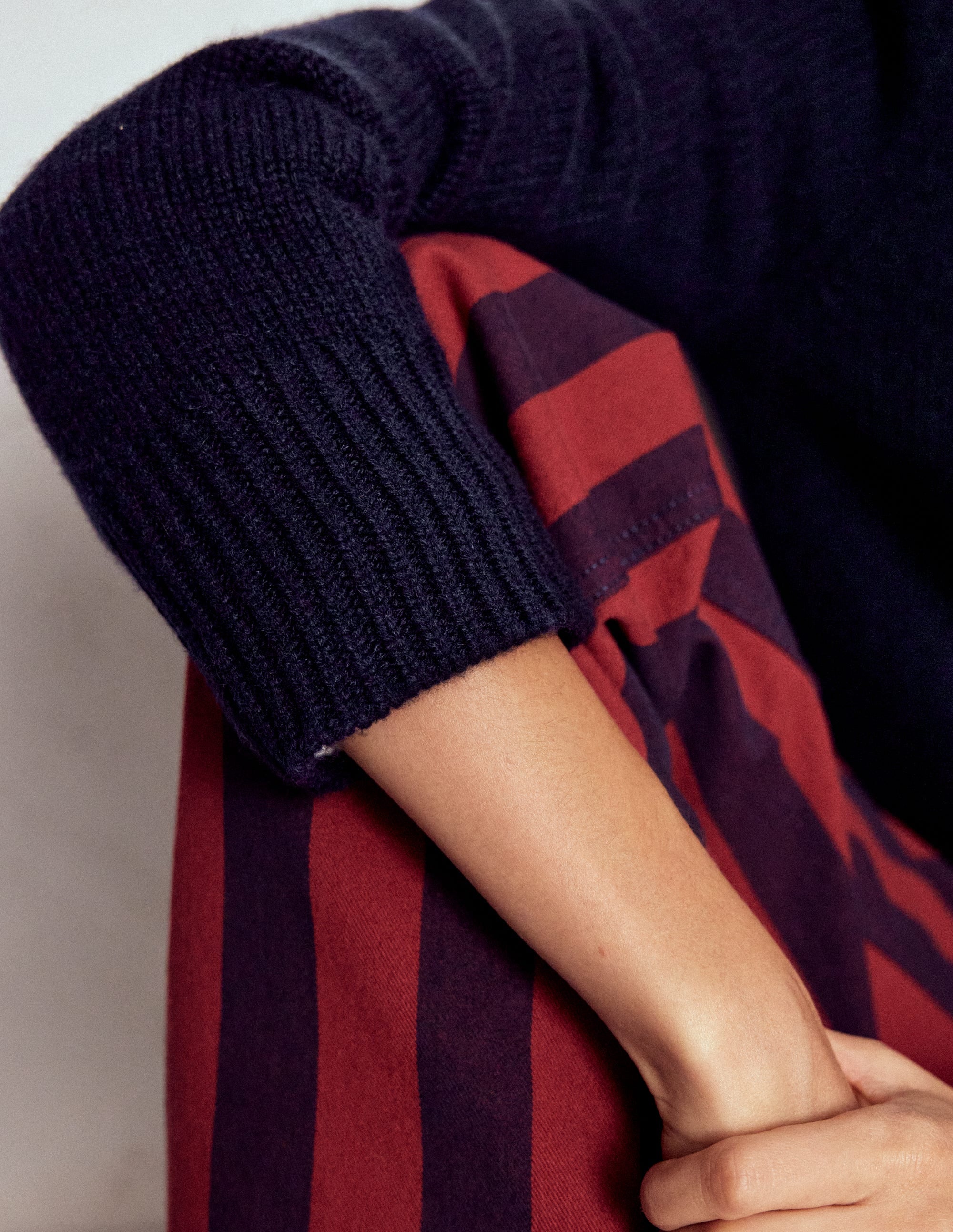 Chunky Cashmere Sweater-Navy - Image 2