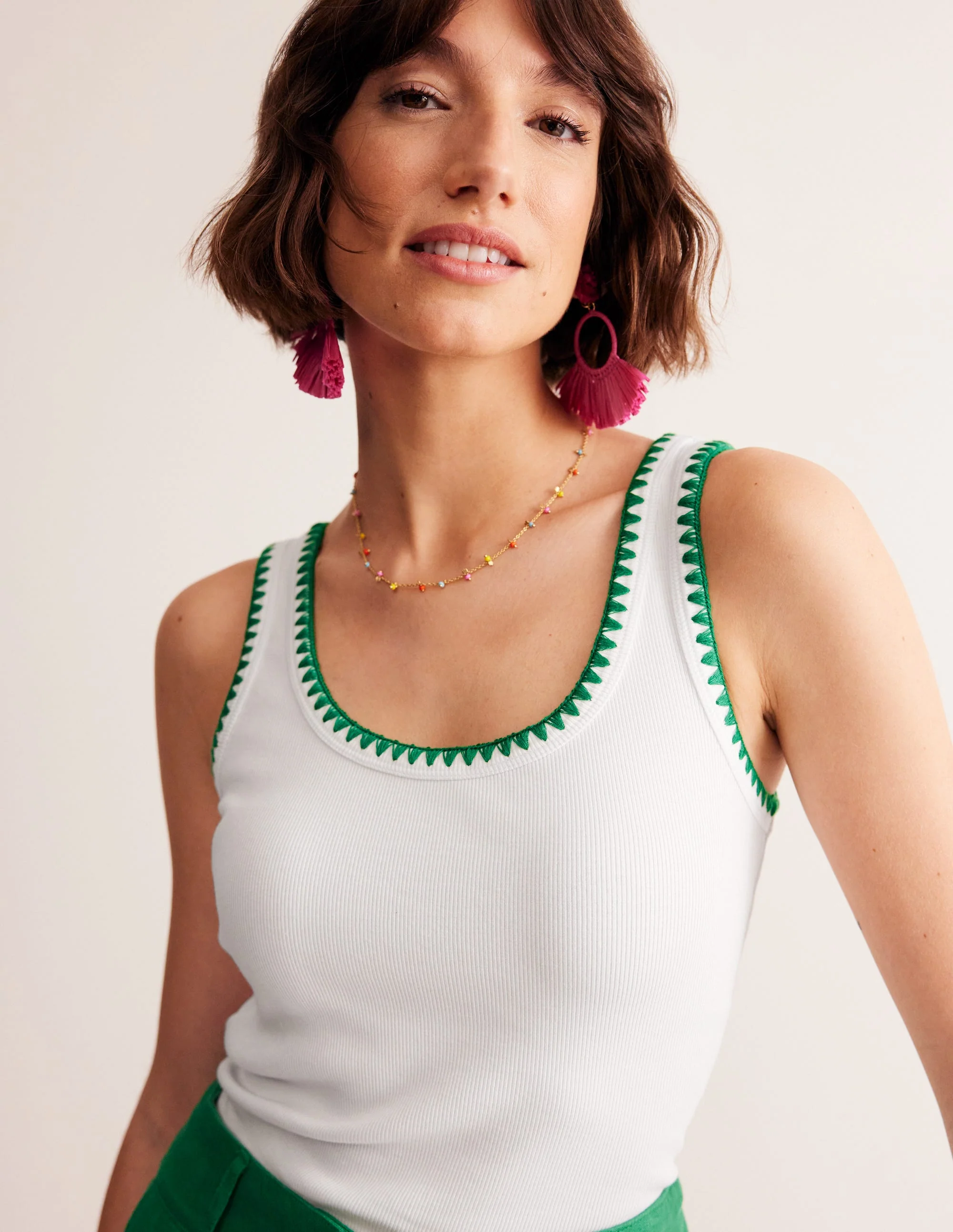 Crochet Trim Scoop Neck Vest-White