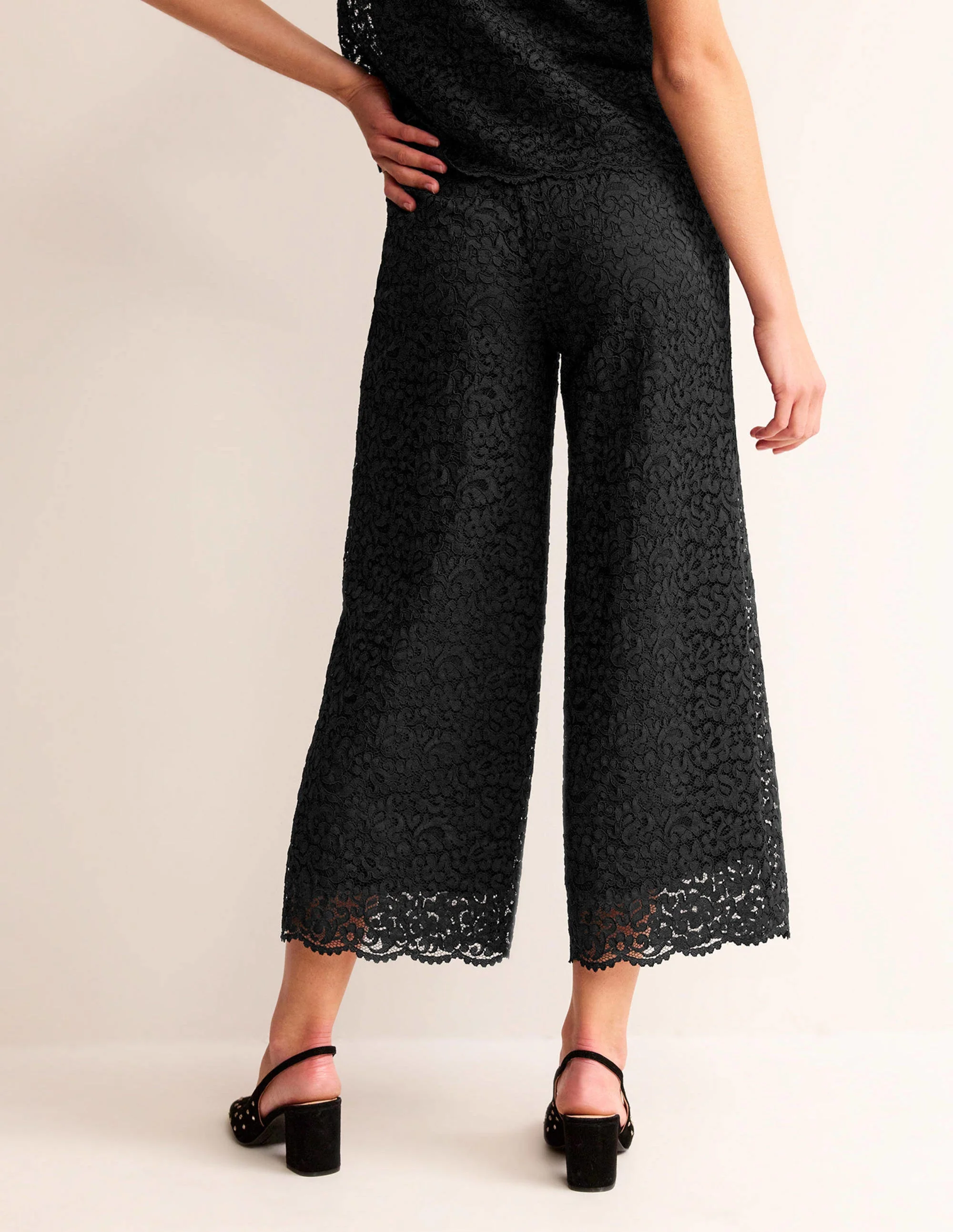 Cropped Wide-Leg Lace Pants-Black - Image 4
