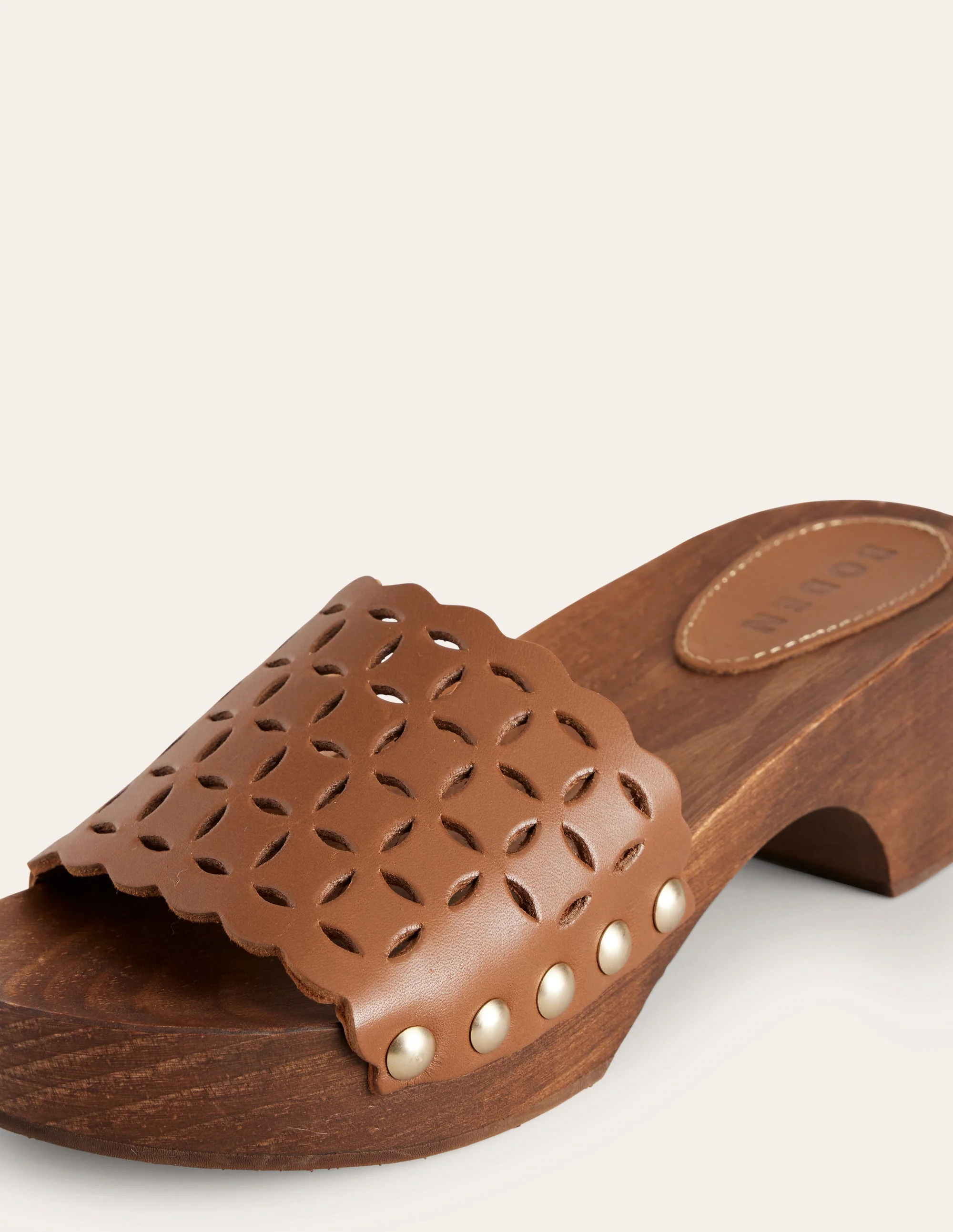 Cut Out Detail Clogs-Tan - Image 4