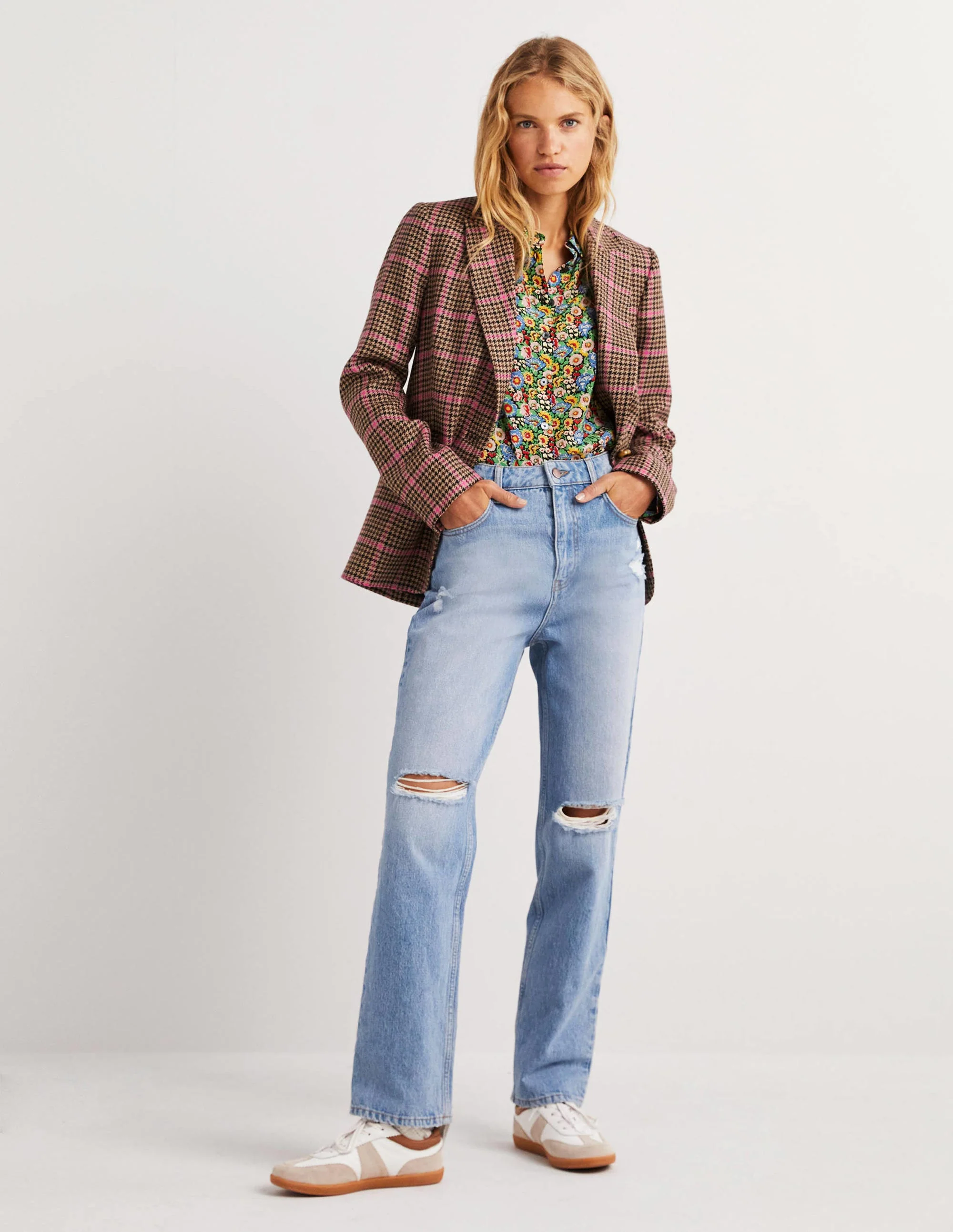 Distressed Straight Leg-Light Vintage
