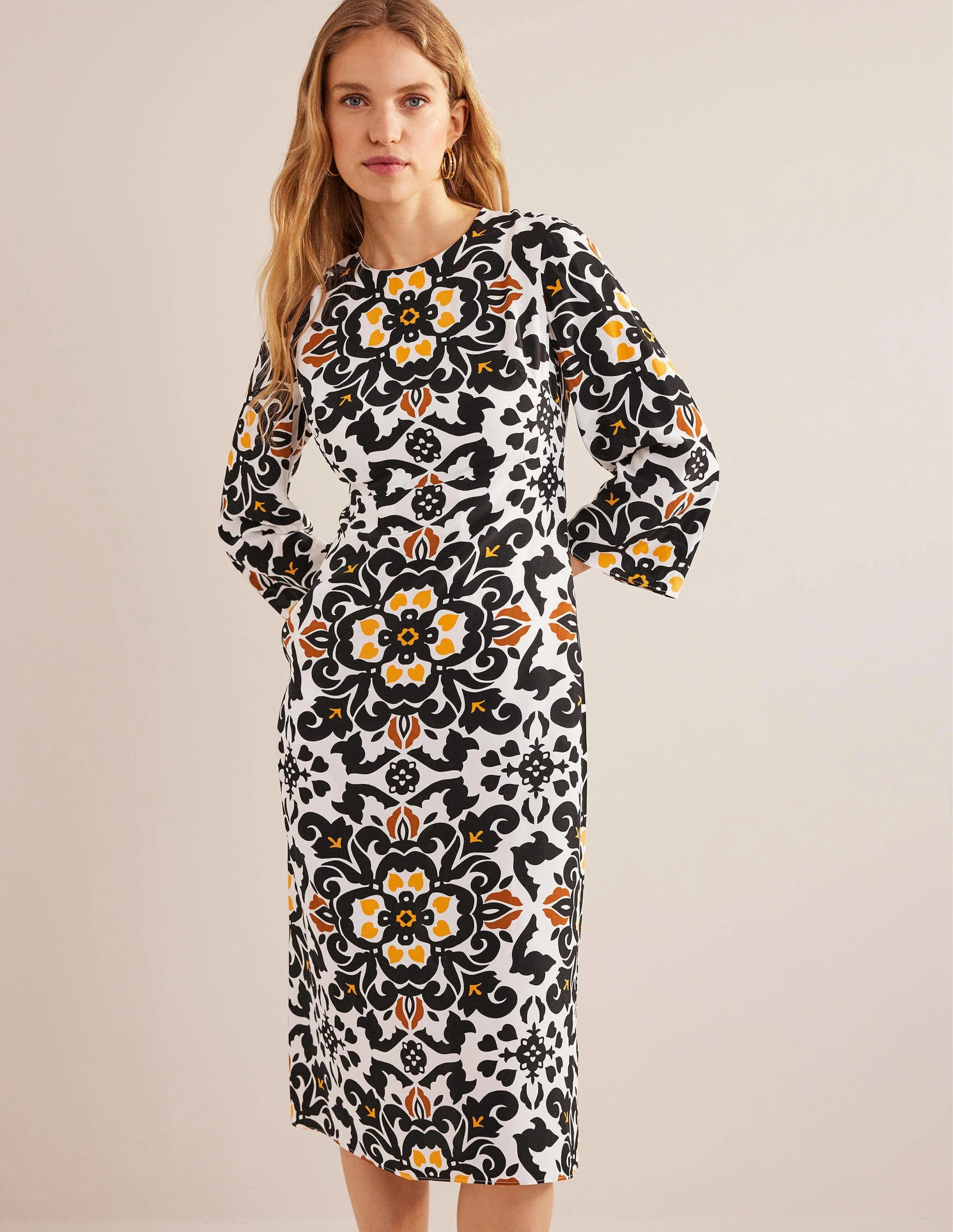 Flare Sleeve Midi Dress-Black, Opulent Pome