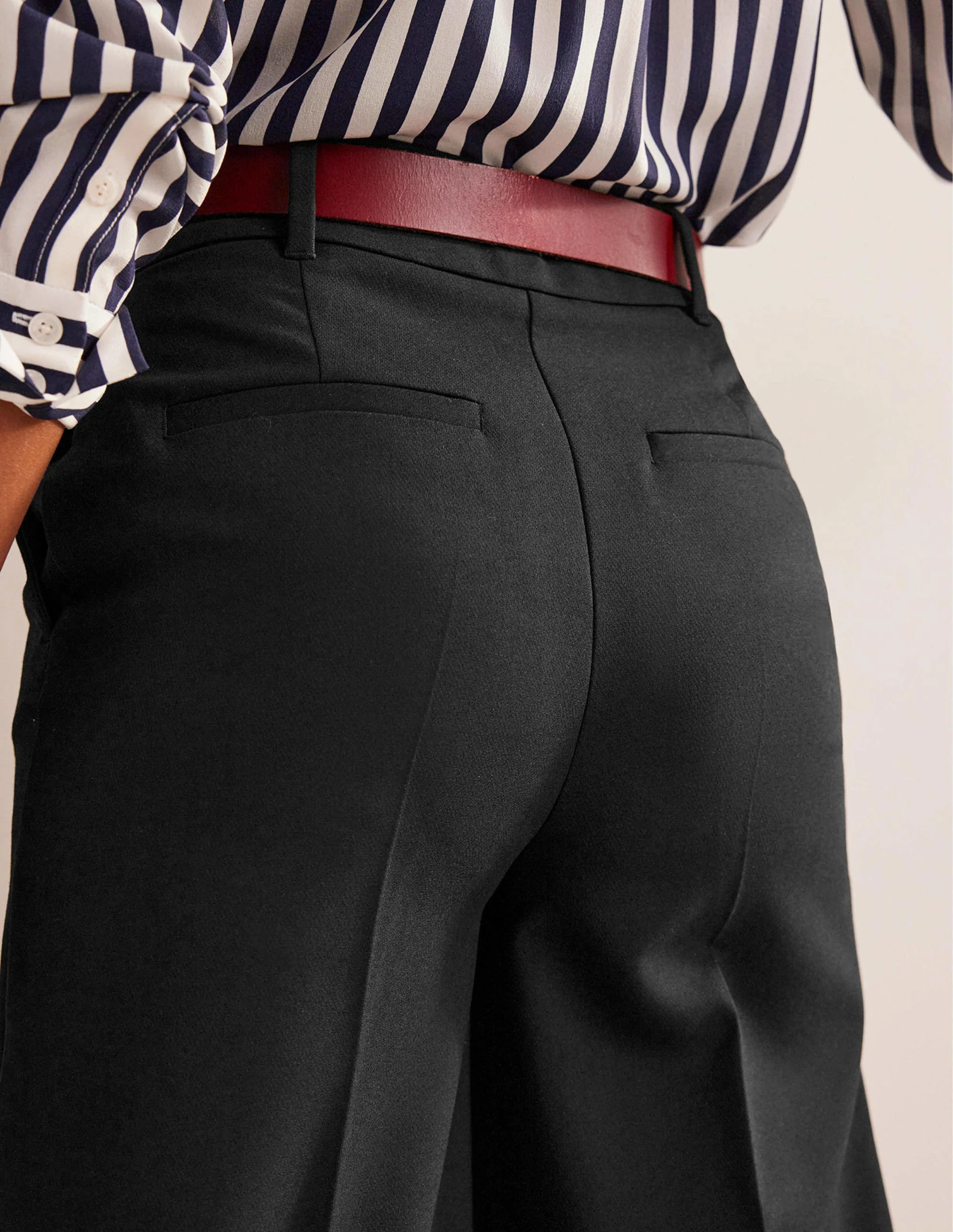 Fluid Wide-Leg Culottes-Black - Image 2