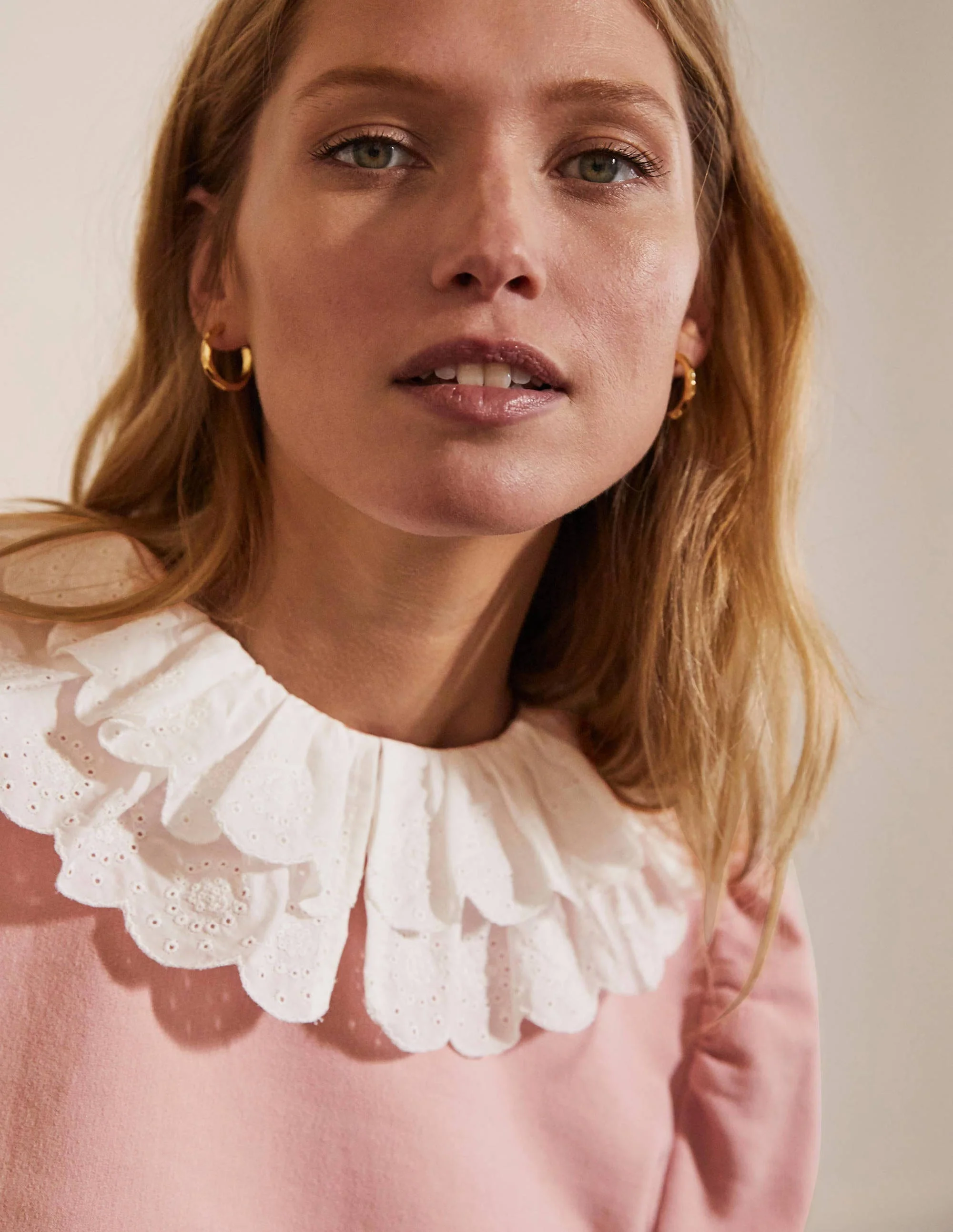 Hattie Collar Sweatshirt-Milkshake
