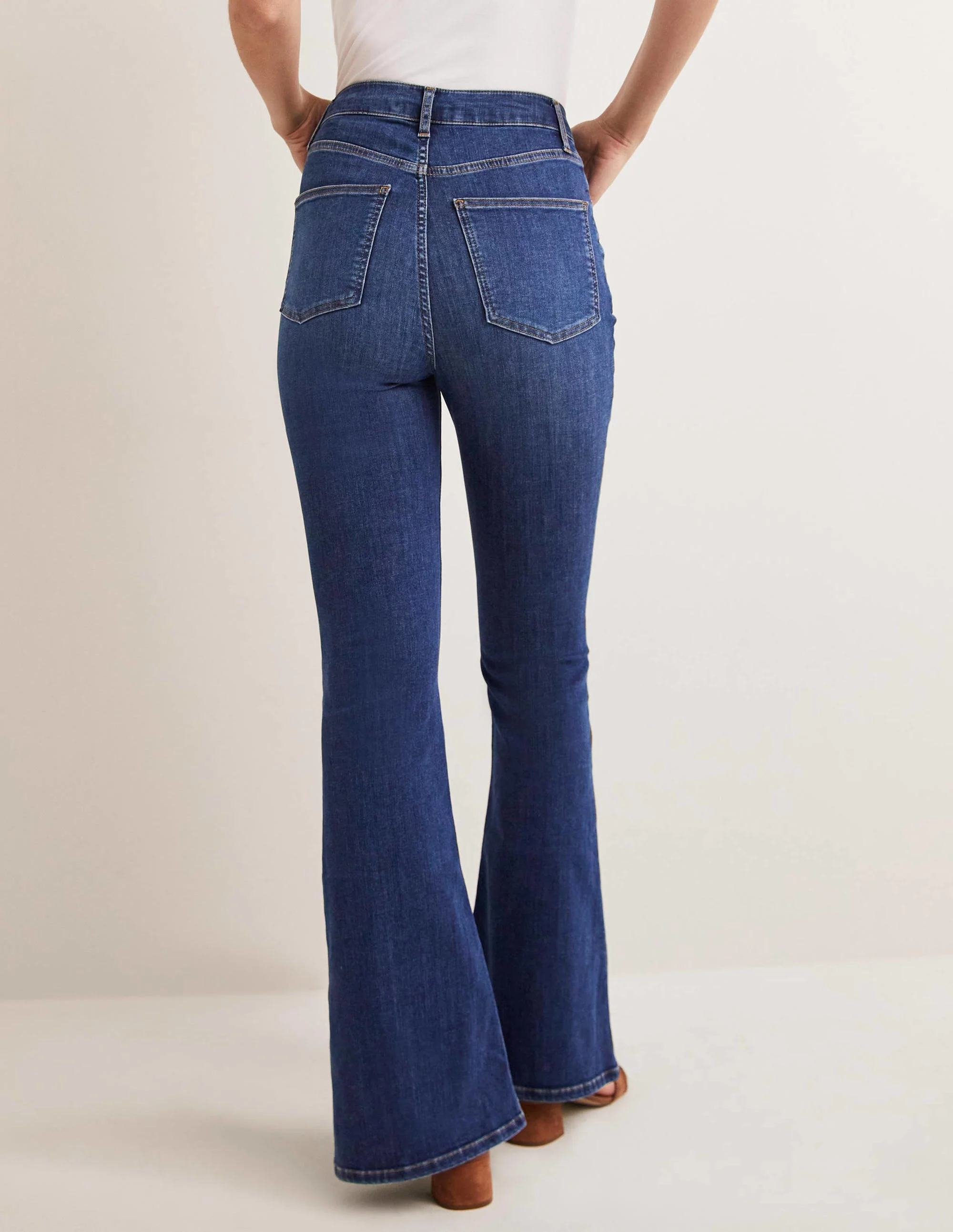 HIGH RISE FITTED FLARE-Mid Vintage - Image 3