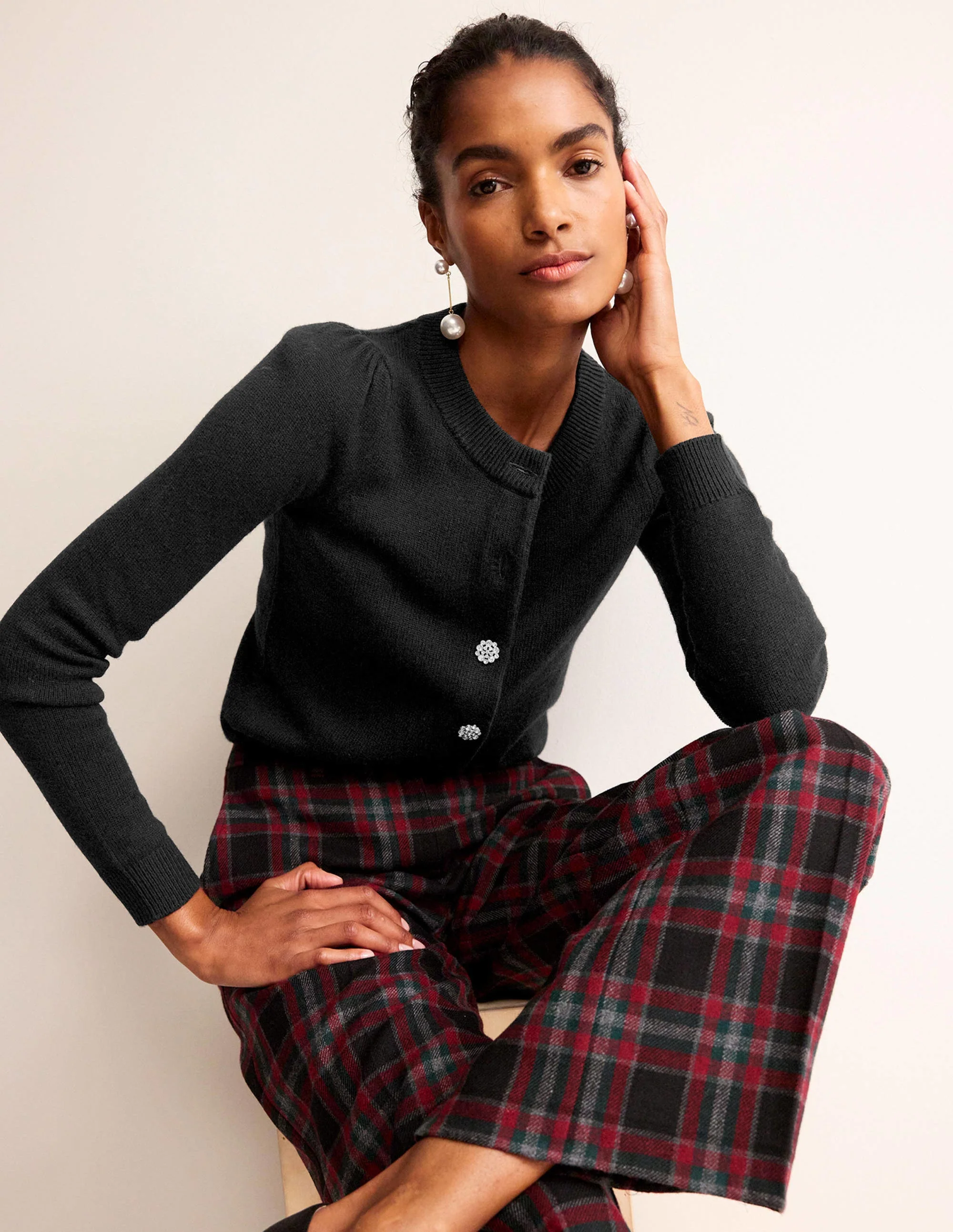Jewel Button Cardigan-Black