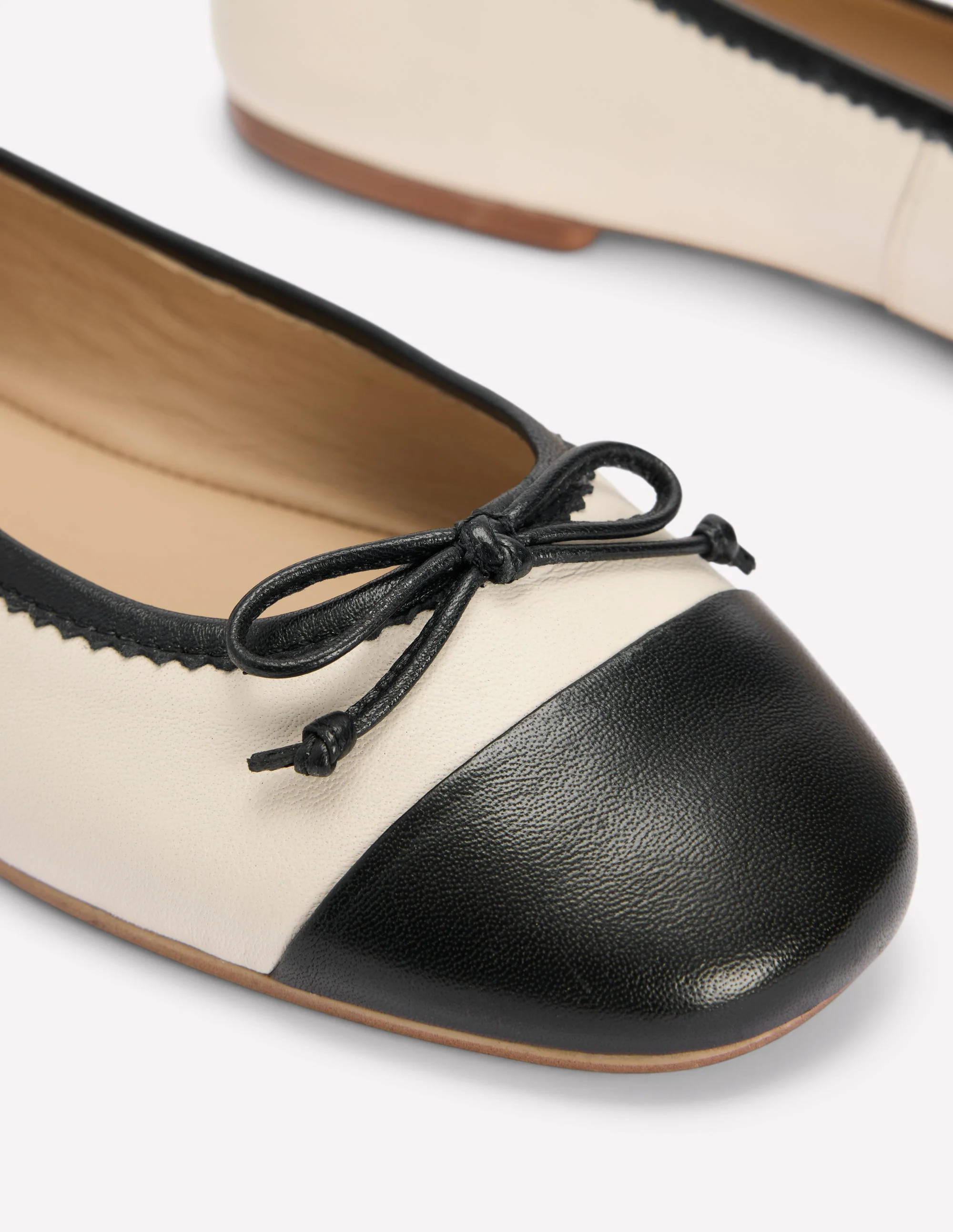 Kitty Flexi Sole Ballet Flats-Ecru/Black - Image 4