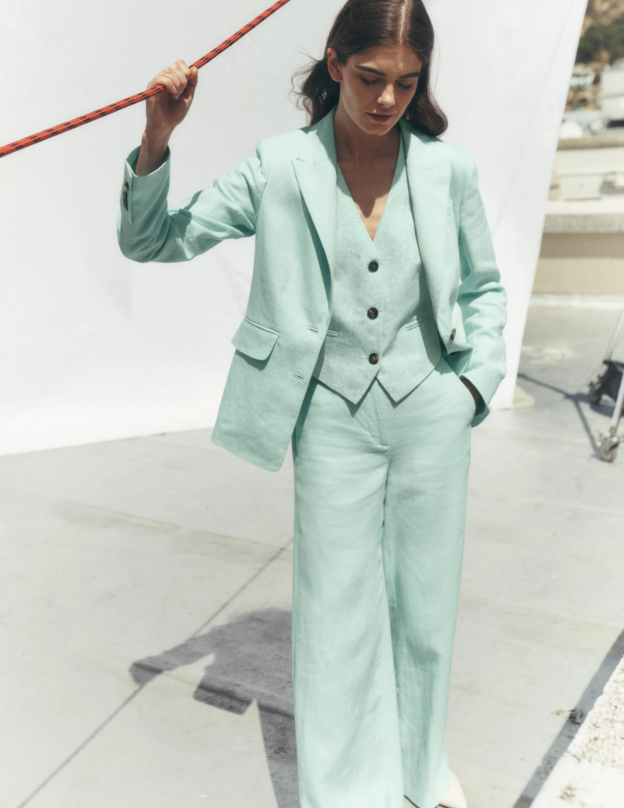 Linen V-Neck Waistcoat-Spearmint - Image 7