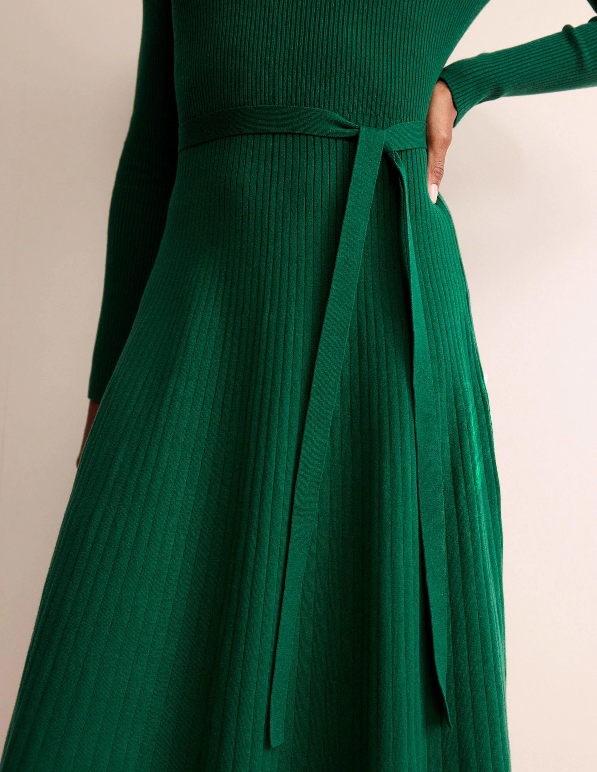 Lola Knitted Midi Dress-Emerald Green - Image 4