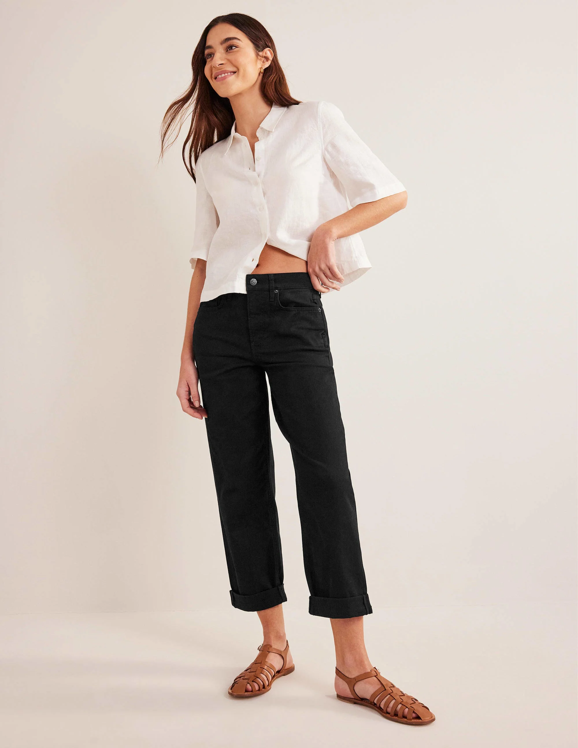 Mid Rise Tapered Jeans-Black