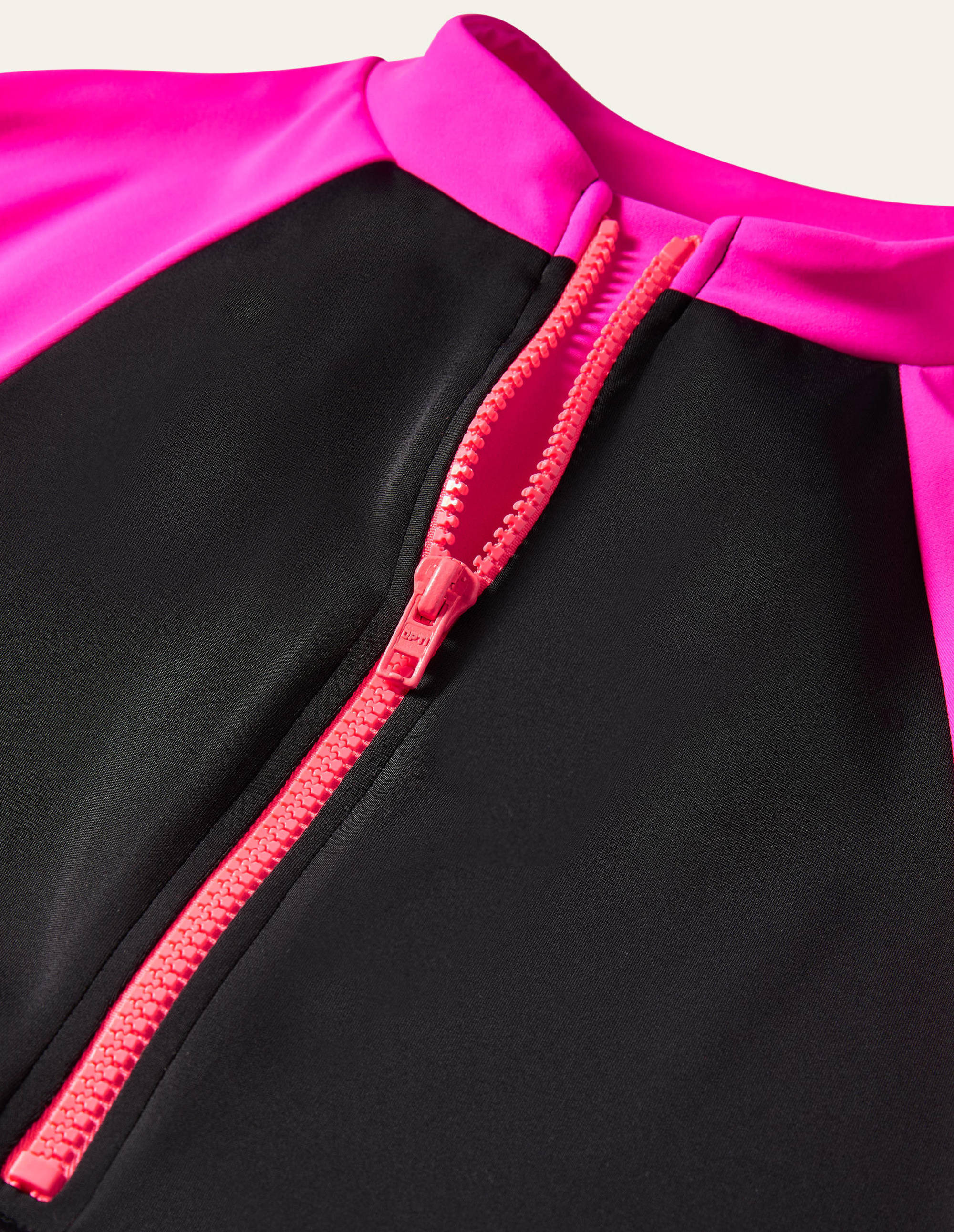 Mid Sleeve Rash Guard-Black, Shocking Pink - Image 5
