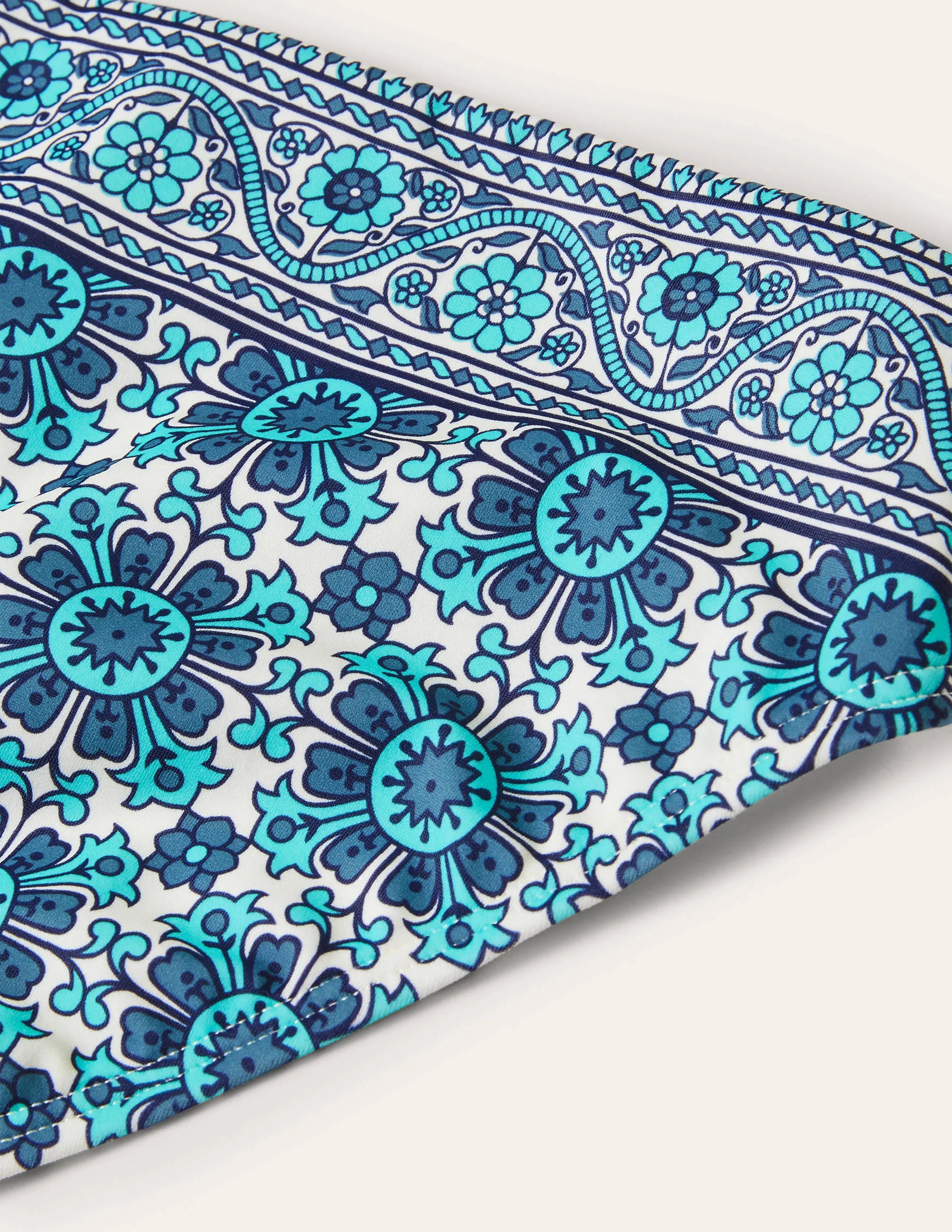 Porto Bikini Bottoms-Indian Ocean, Flora Tile - Image 6