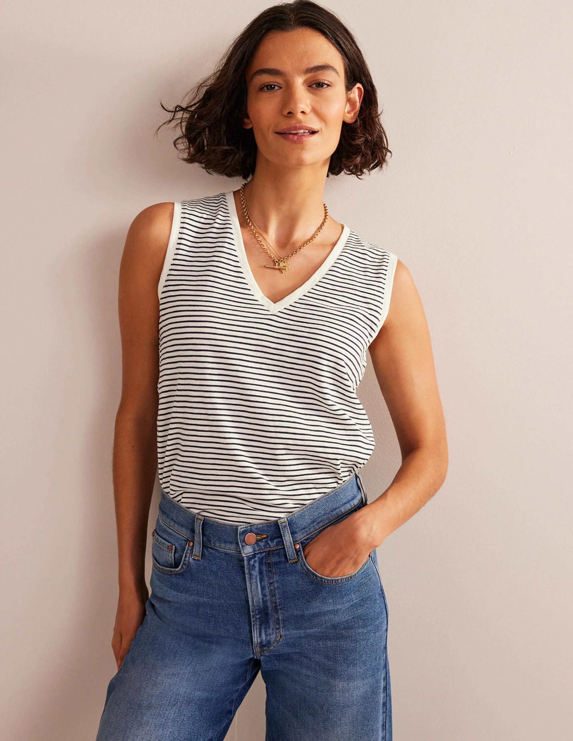 Regular V-neck Slub Vest-Navy, Ivory - Image 4
