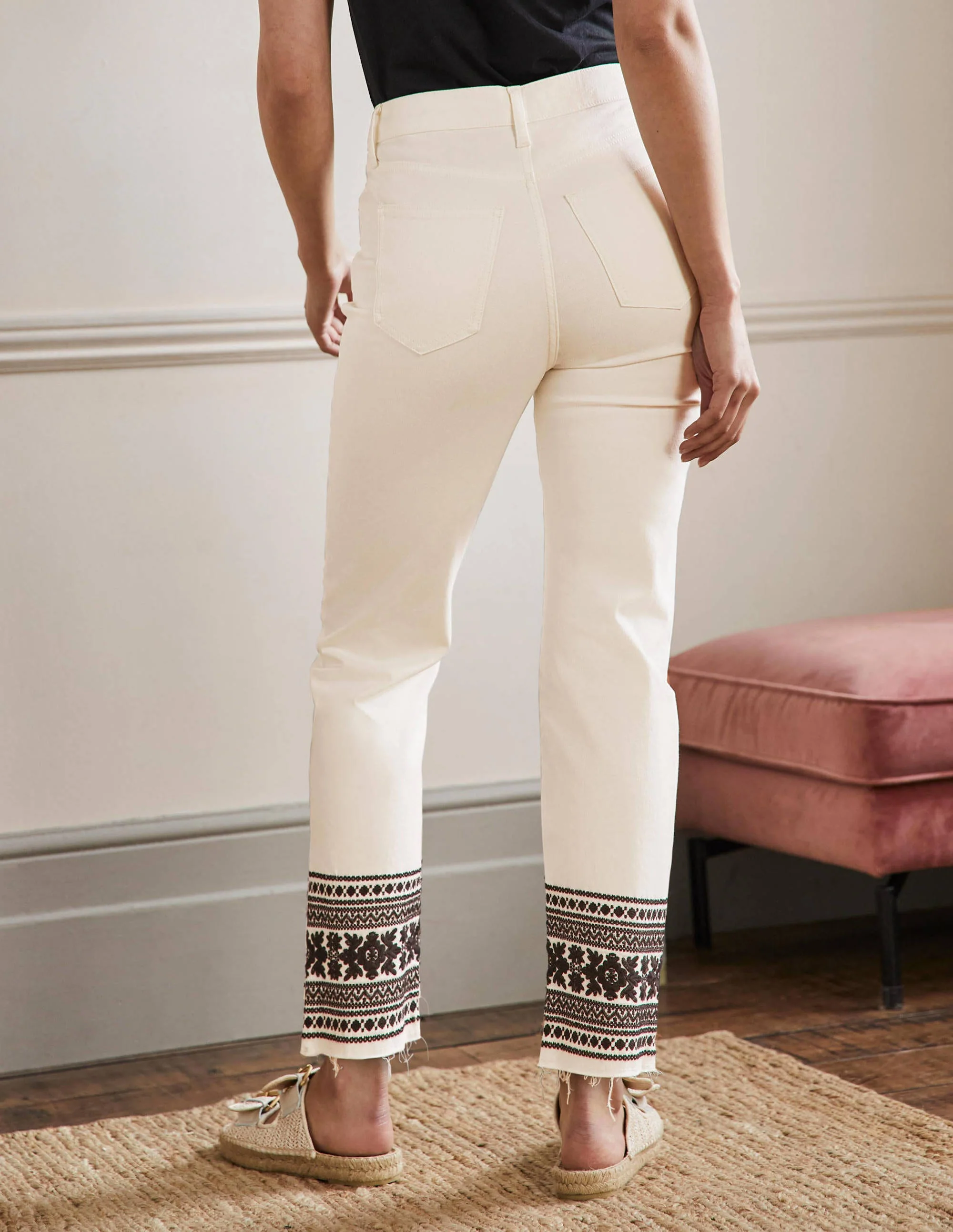 Relaxed Straight Jeans-Ecru/ Black Embroidery - Image 3