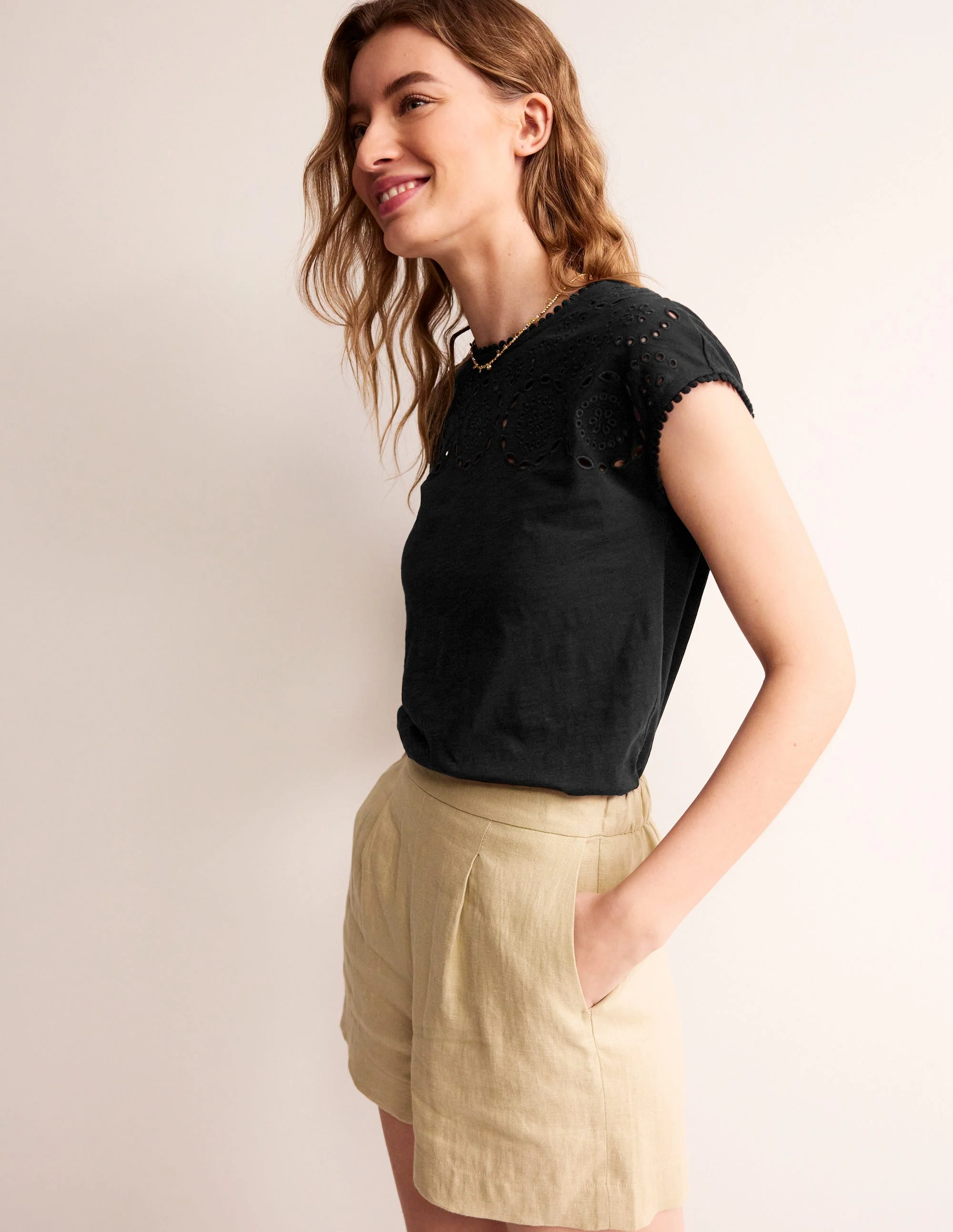 Sasha Broderie T-Shirt-Black - Image 4