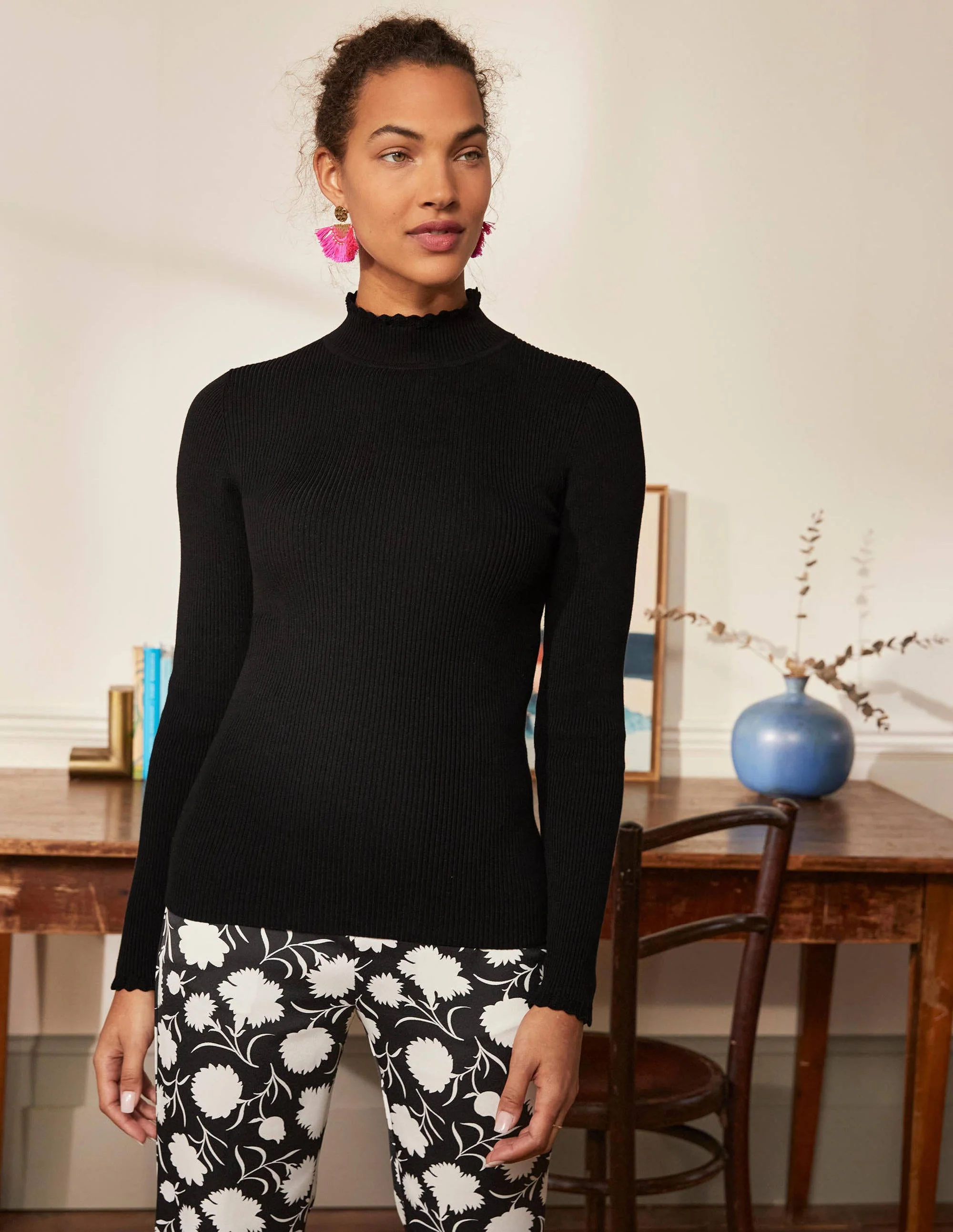 Scallop High Neck Sweater-Black - Image 4