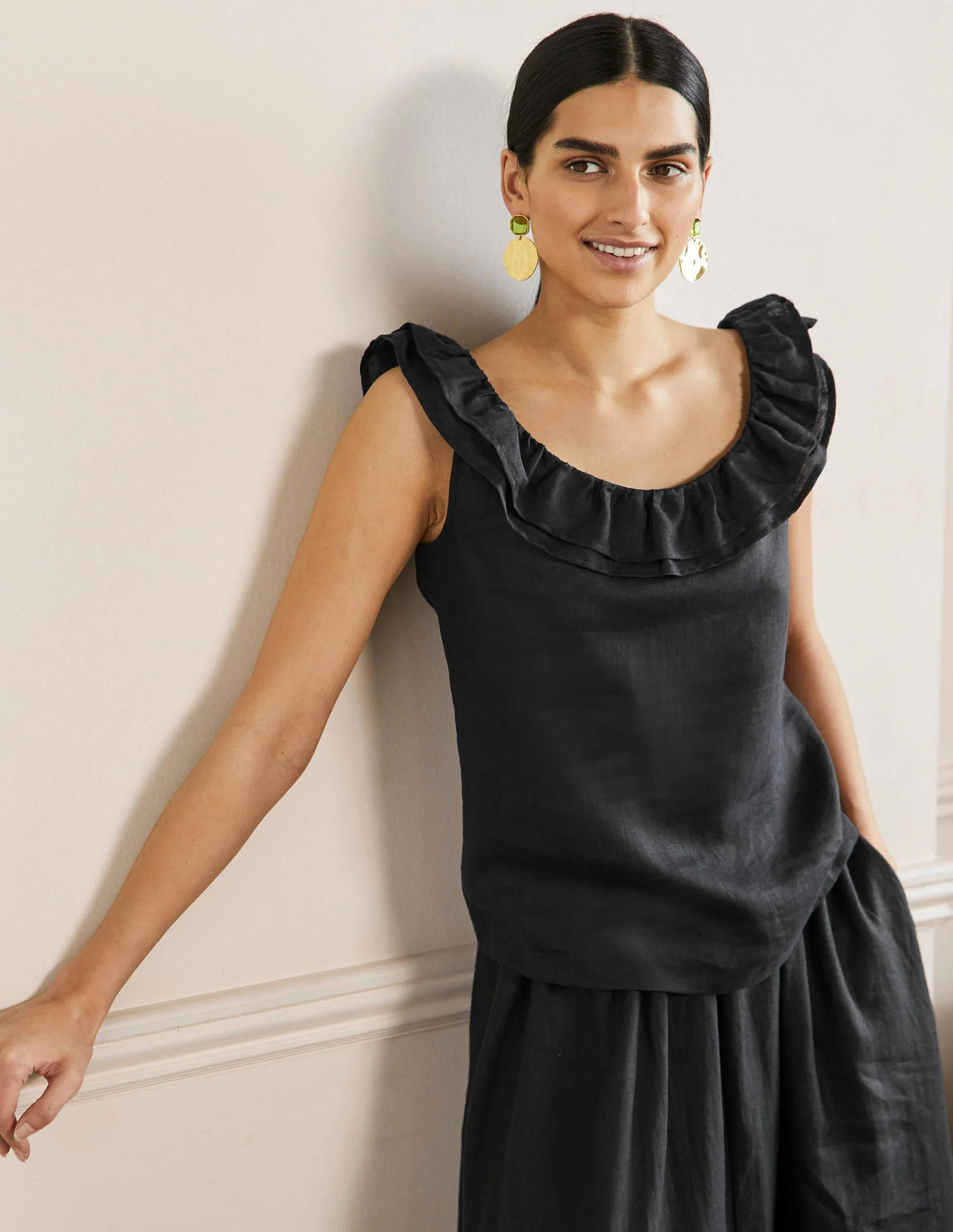 Sleeveless Ruffle Linen Top-Black