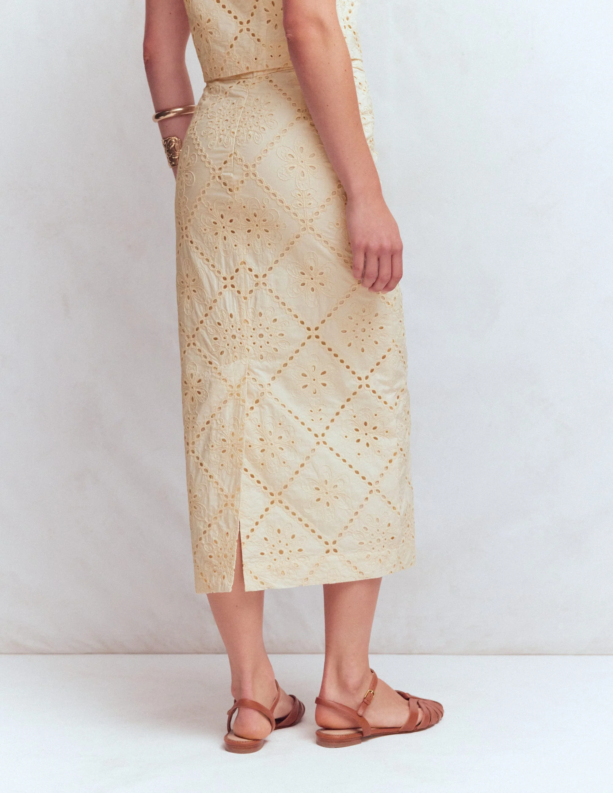 Textured Column Skirt-Ivory Broderie - Image 3