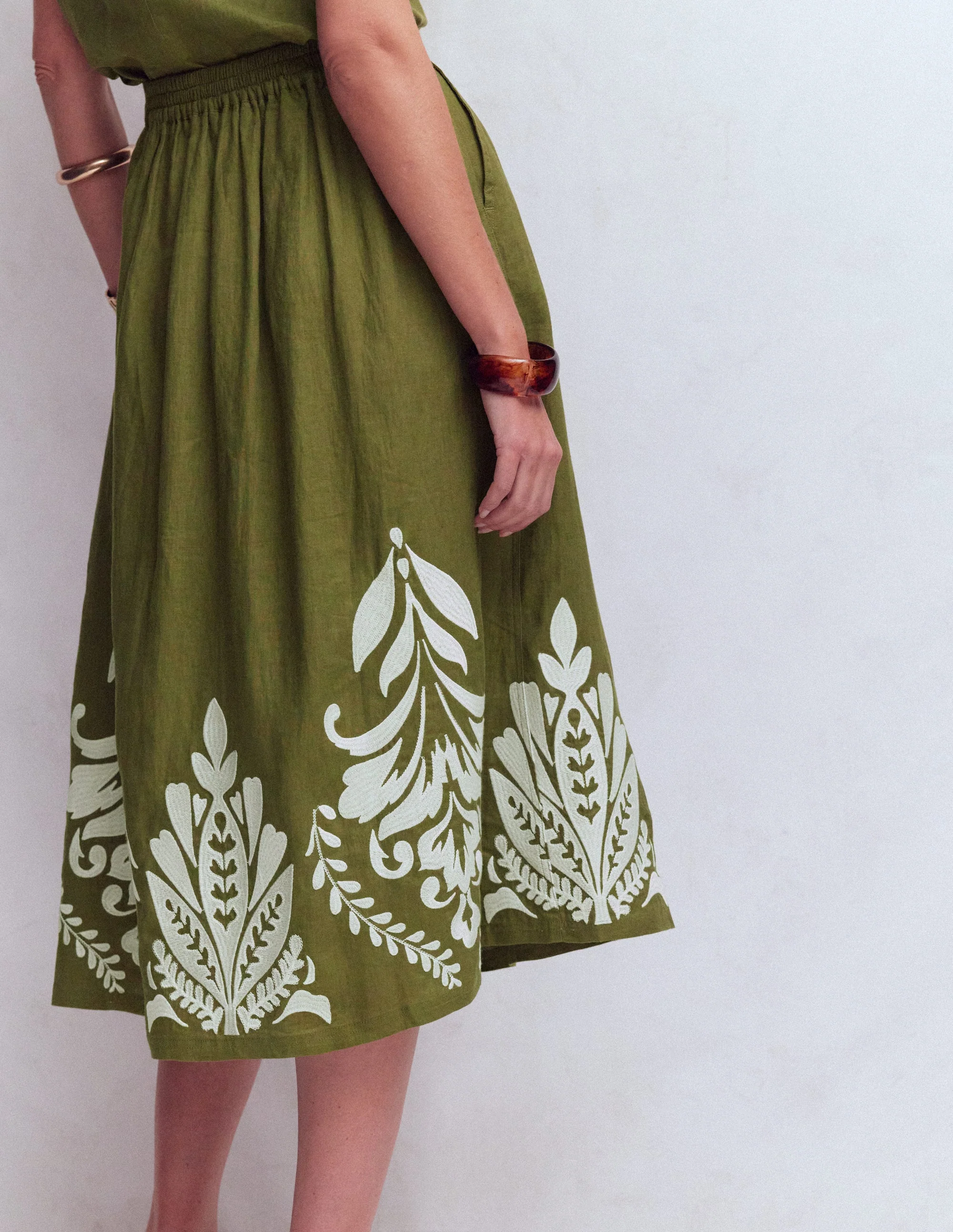 Verity Linen Midi Skirt-Woodland Green Embroidery - Image 3